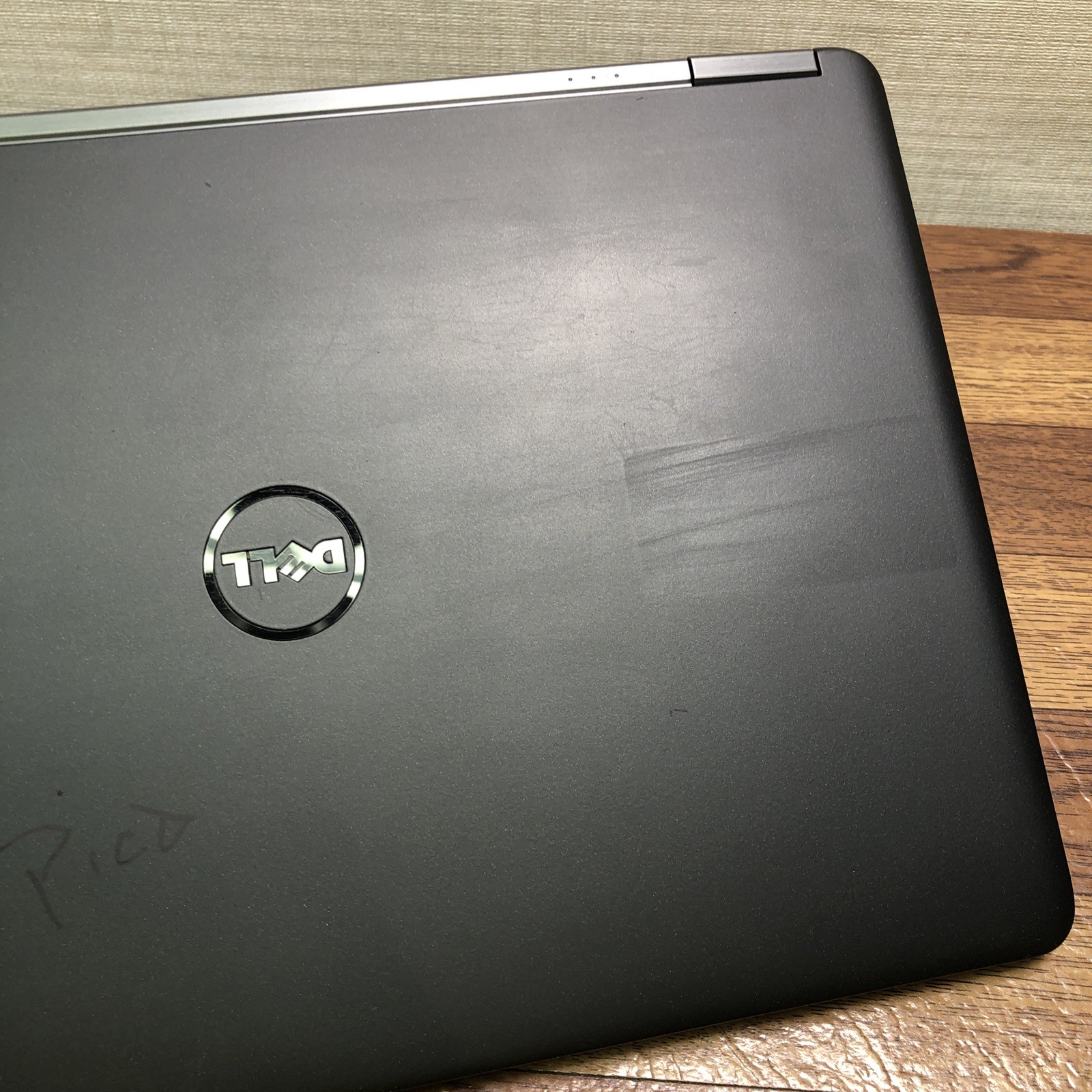 Dell Latitude E7450 14” Core i5-5300U 2.30GHz 256GB SSD 8GB RAM DDR3 – No OS