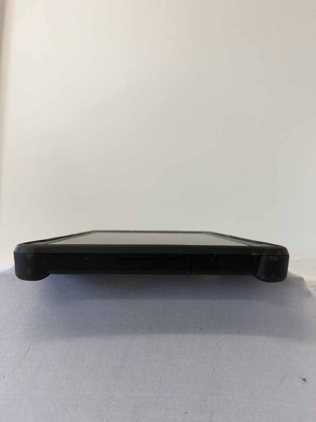 Getac F110 G3 Laptop – Yellowing Screen – Intel i7-6500U – RAM 8 GB – Read Des