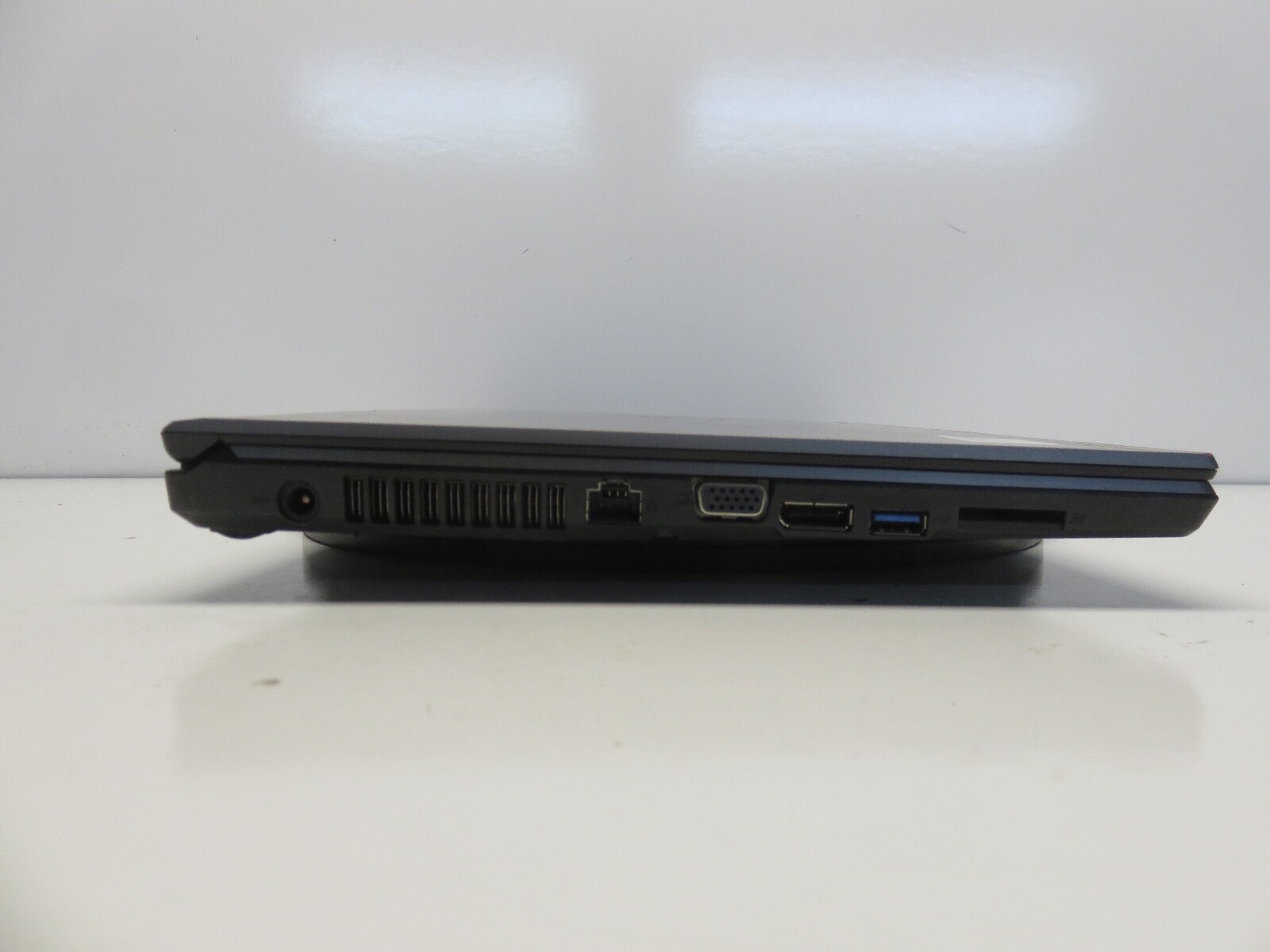 Fujitsu Lifebook E754 Intel i5-4300M 2.6GHz 4 GB NO HDD No Batt
