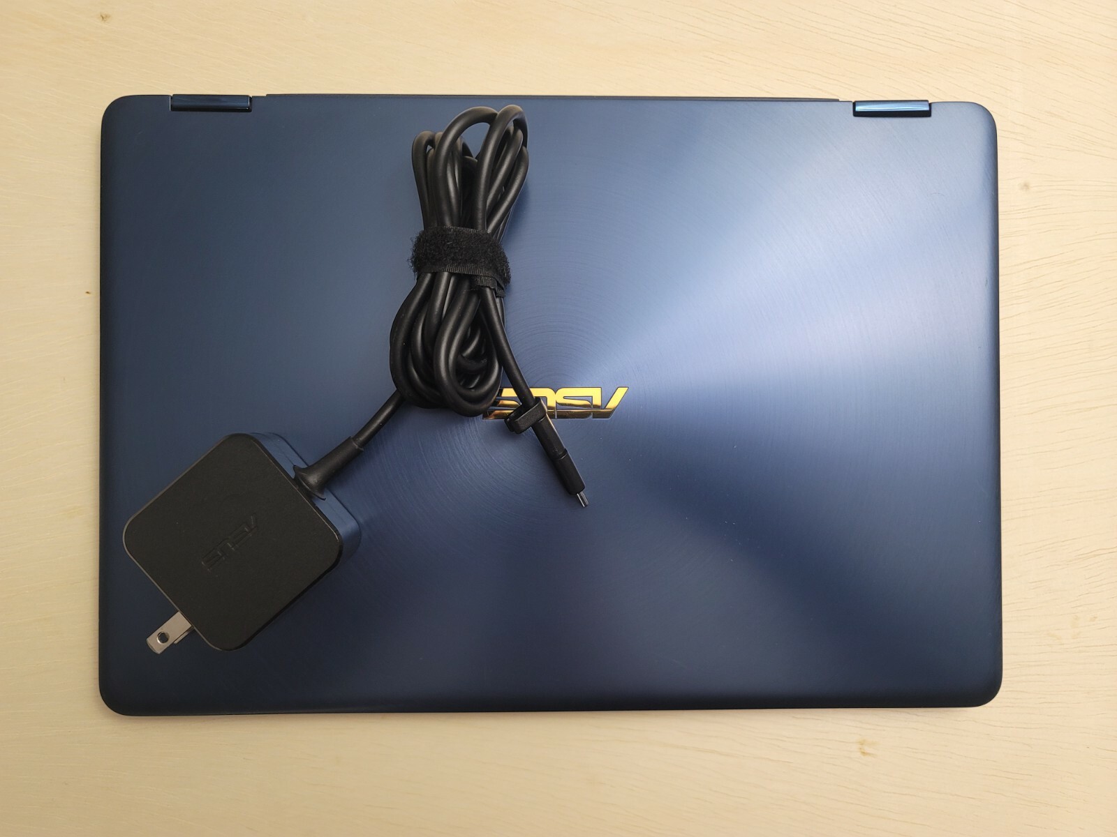 ASUS ZenBook Flip S 13″ FHD Touch 2-in-1: i7-8550U 16GB RAM 512GB SSD