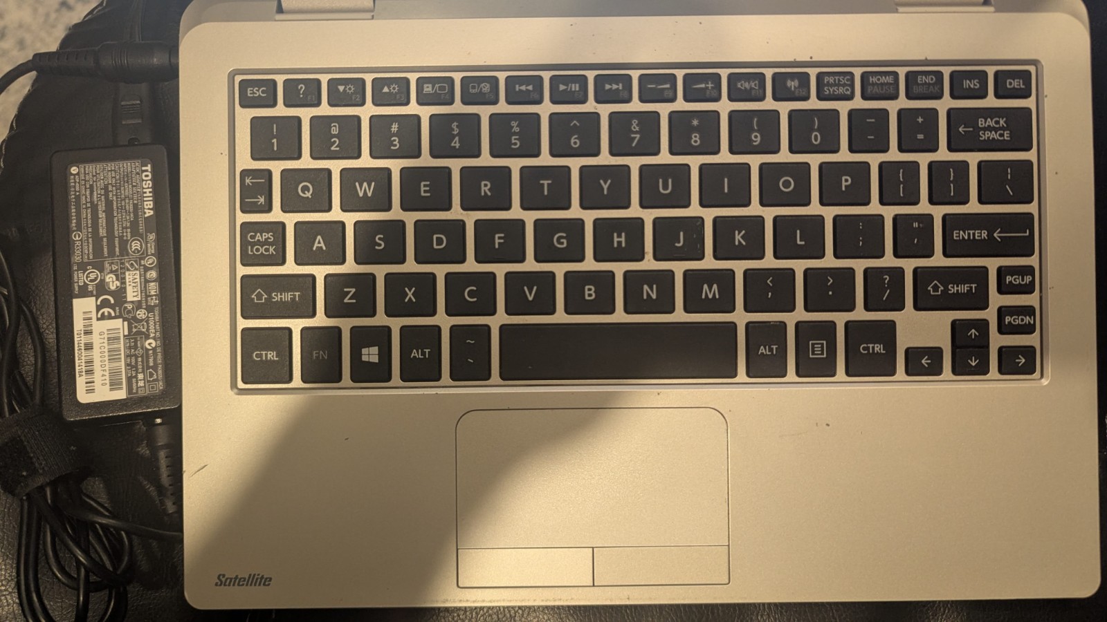 Toshiba Satellite Radius 11 L15W‑B1302 Celeron N2840 4GB No HDD Tested