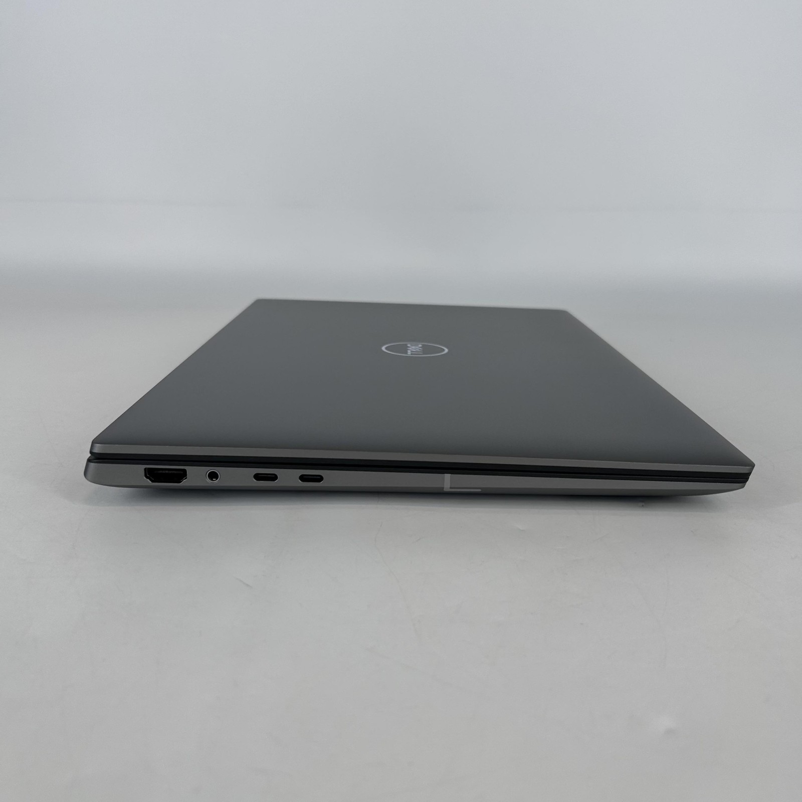 Dell Precision 5690 16 Gray FHD+ 2.5 GHz Ultra 9 185H 64GB 1TB SSD Excellent