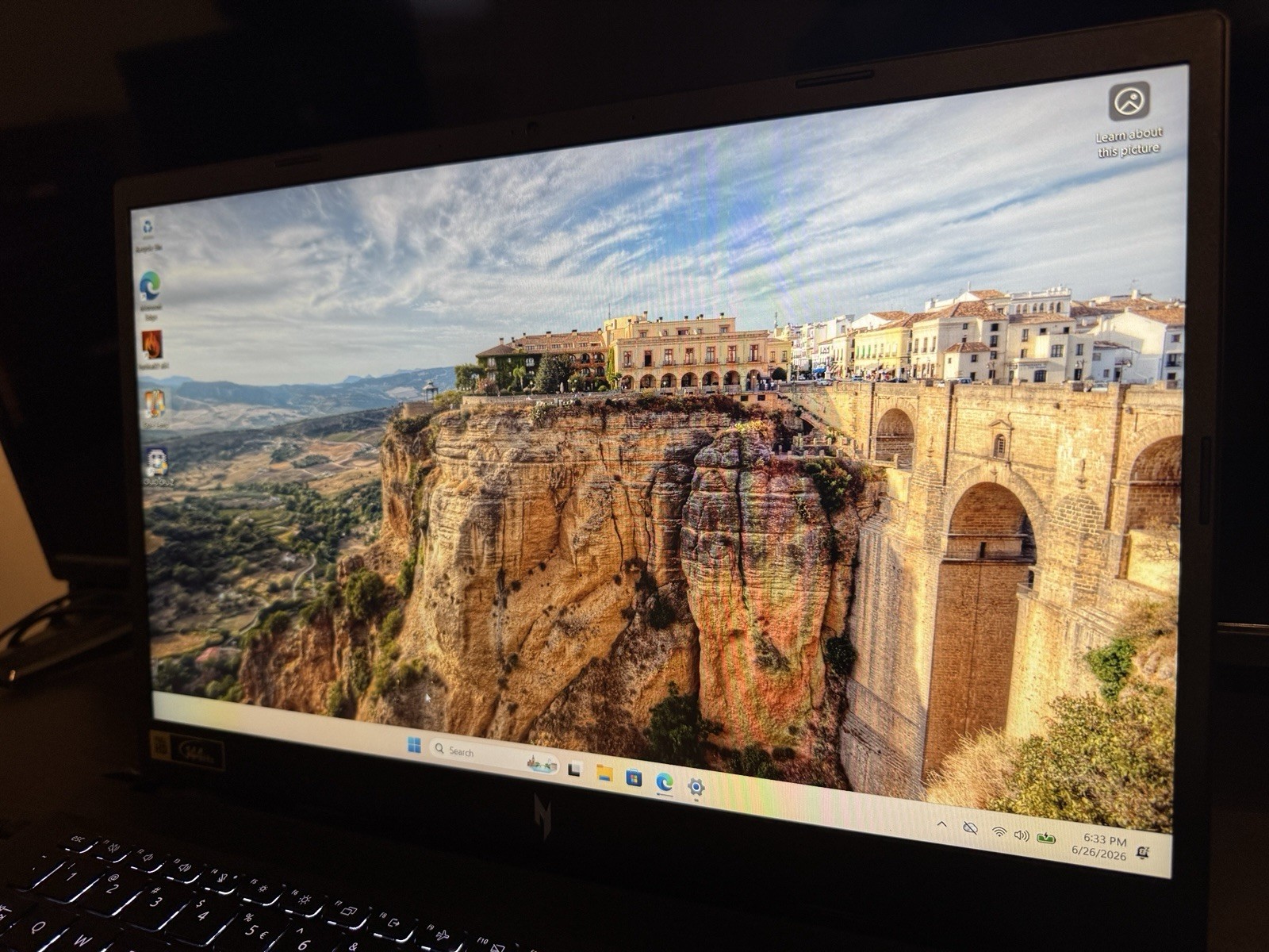 Acer Nitro V RTX 4050, Ryzen 5 3.3Ghz 16GB DDR5, 128gb Ssd RUNS GREAT! READ DESC