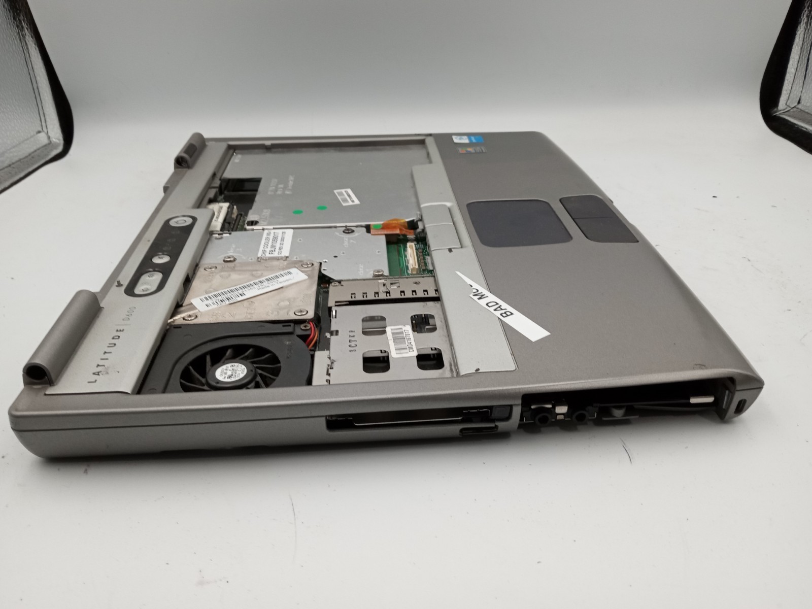 Dell Latitude D600 14″ Laptop Intel Pentium – PARTS/REPAIR – BAD TOUCHPAD -RR