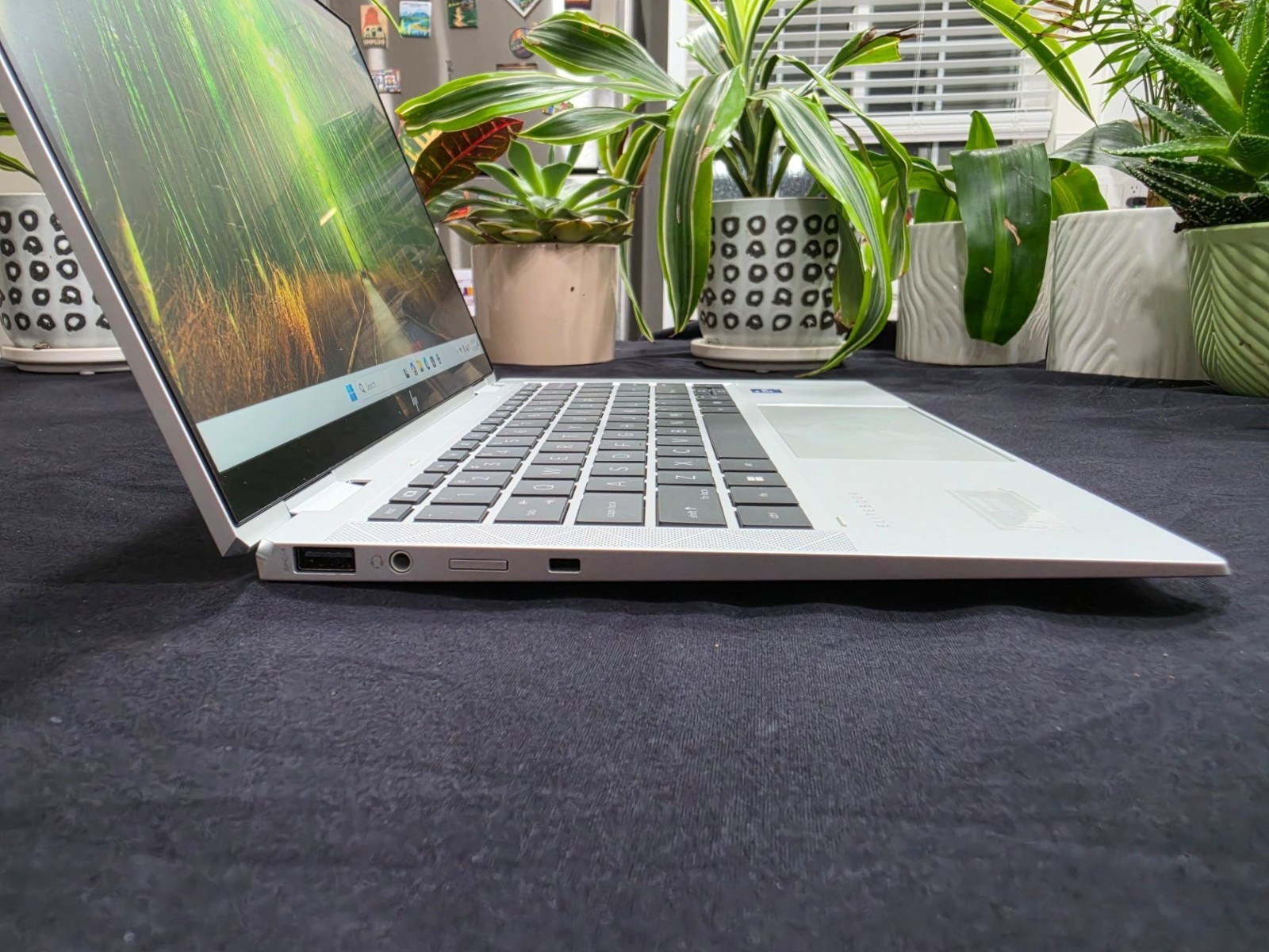 HP EliteBook x360 1030 G8 13.3″ i7-1185G7 16GB 1TB SSD LTE Win 11 Pro 2-in-1