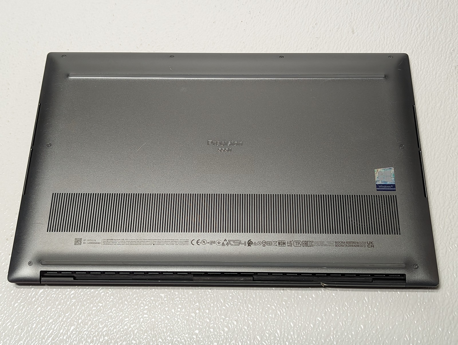DELL PRECISION 5550 15.6″ i7 2.7GHz 32GB RAM 512GB SSD Grade D
