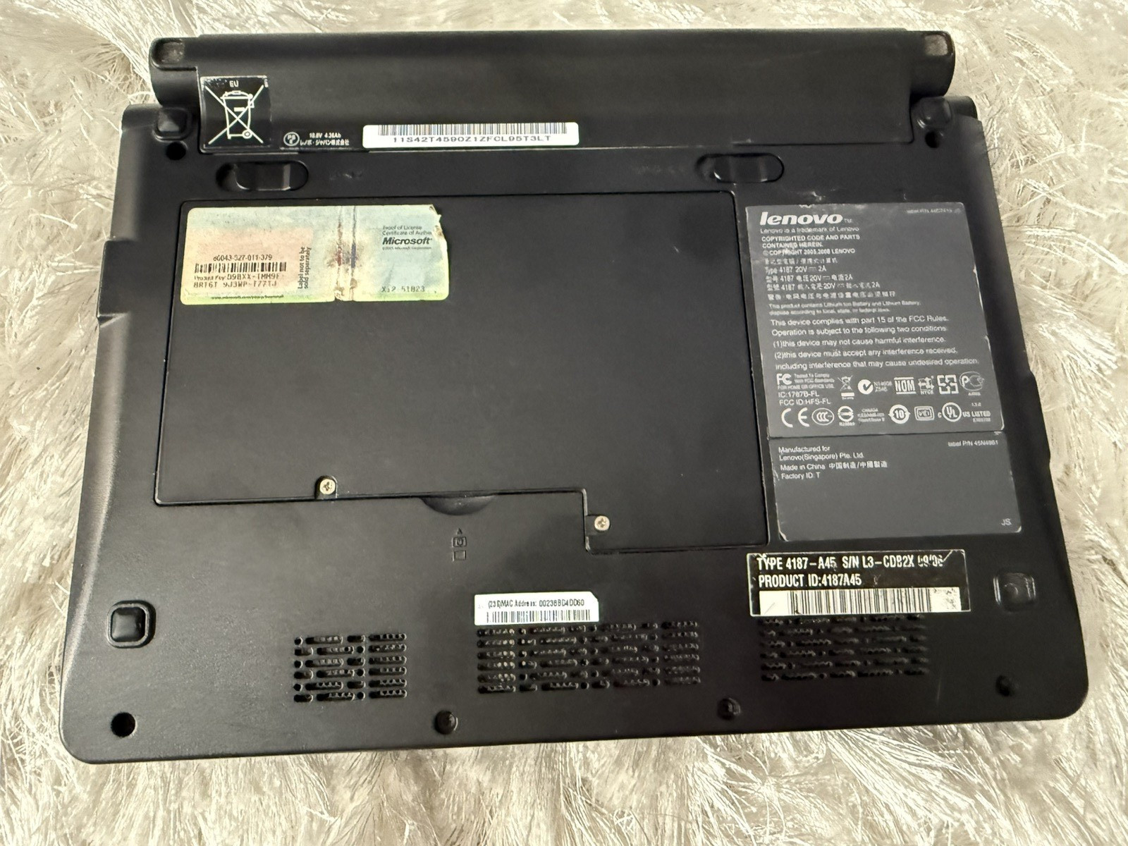 Lenovo IdeaPad S10 10″ Atom 1.6GHz/1GB/750GB HDD Windows 7