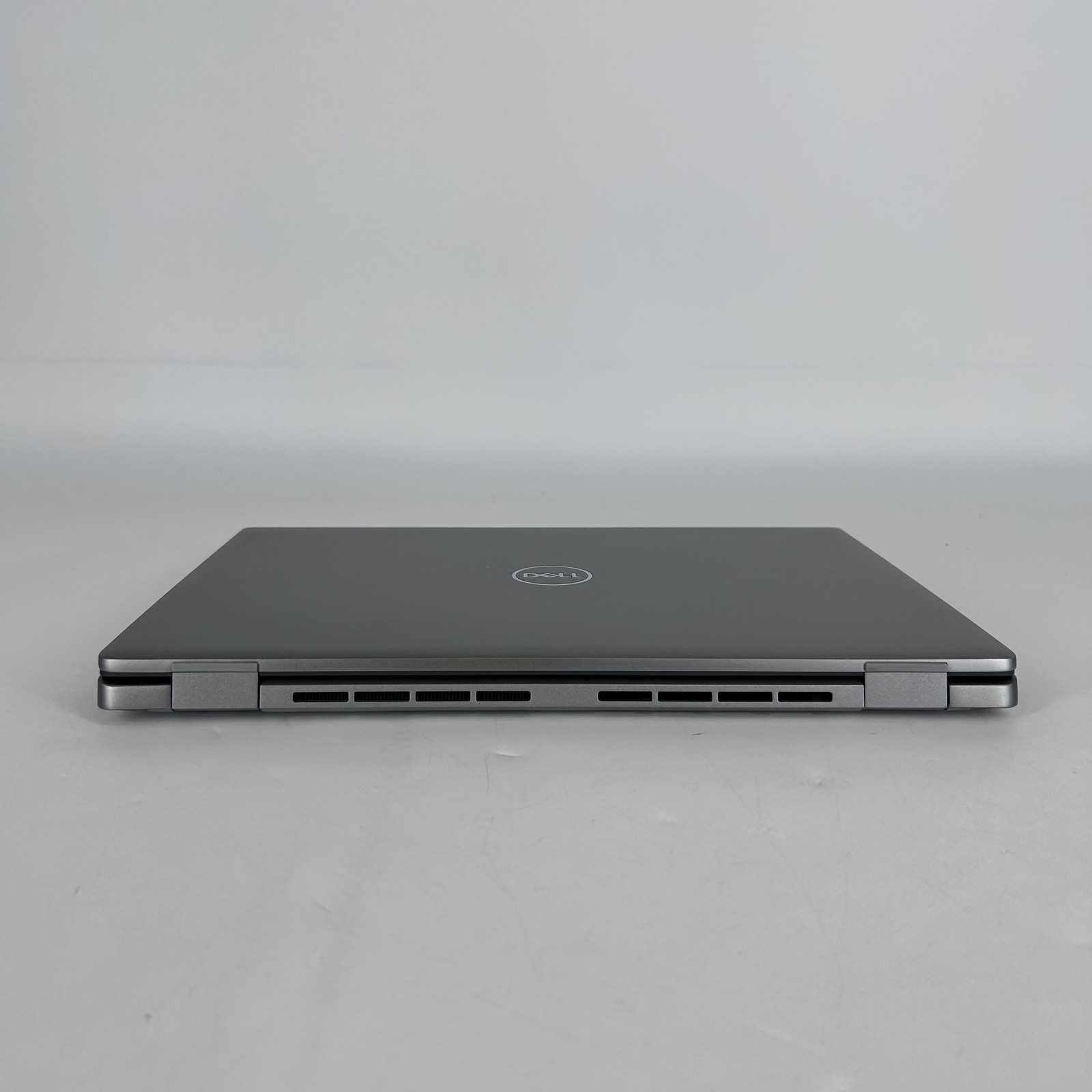 Dell Latitude 7450 14 Gray FHD+ 2.1 GHz Ultra 7 165U 32GB 512GB SSD Good