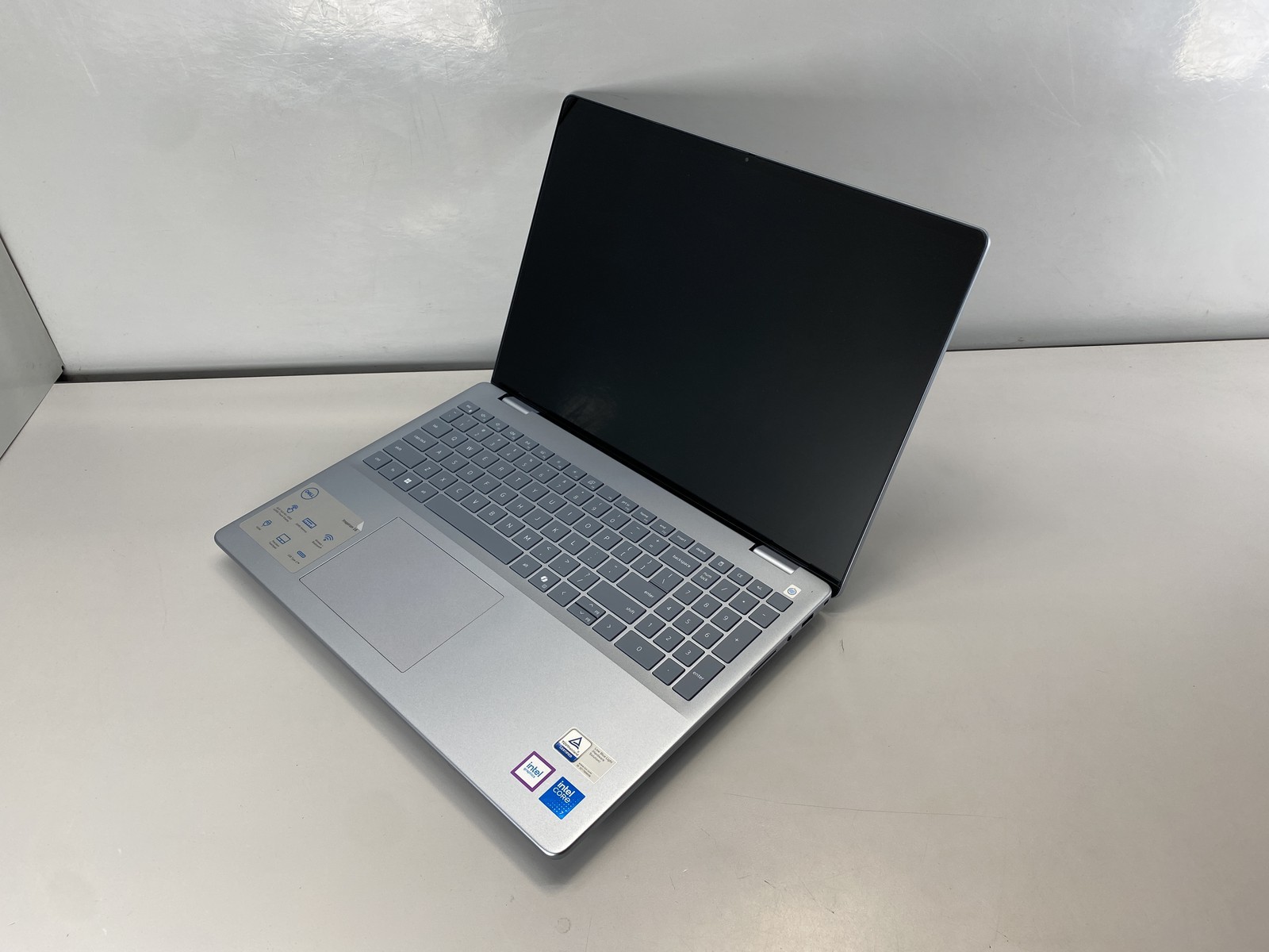 Dell Laptop Inspiron 16 5640 16″ Intel Core 7 150U 1TB- Ice Blue