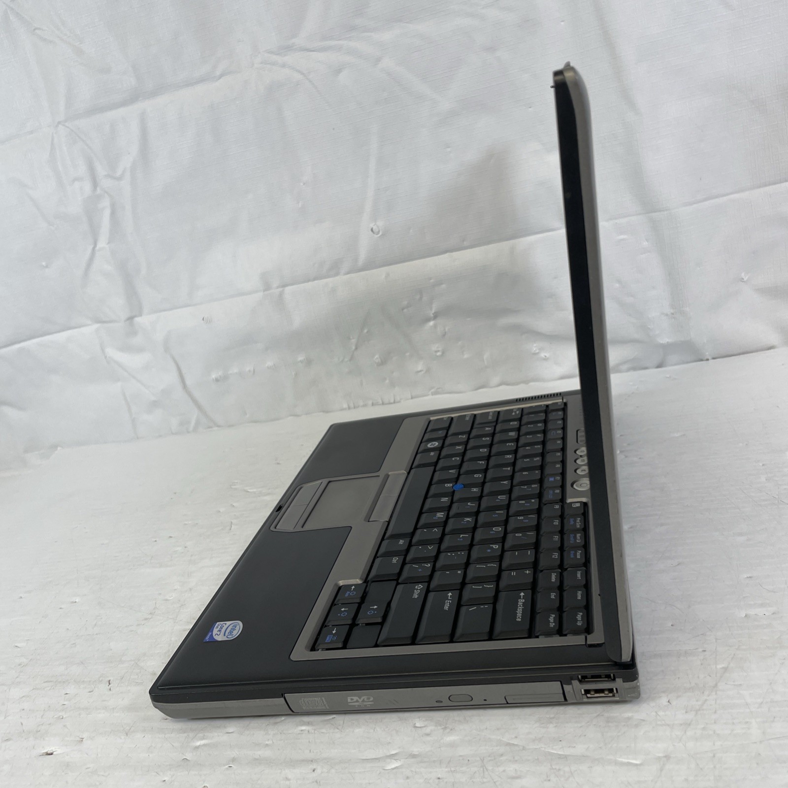 Retro Dell Latitude D630 14.1″ Laptop Intel C2D 2GHz 2GB RAM 80GB HDD WinXP