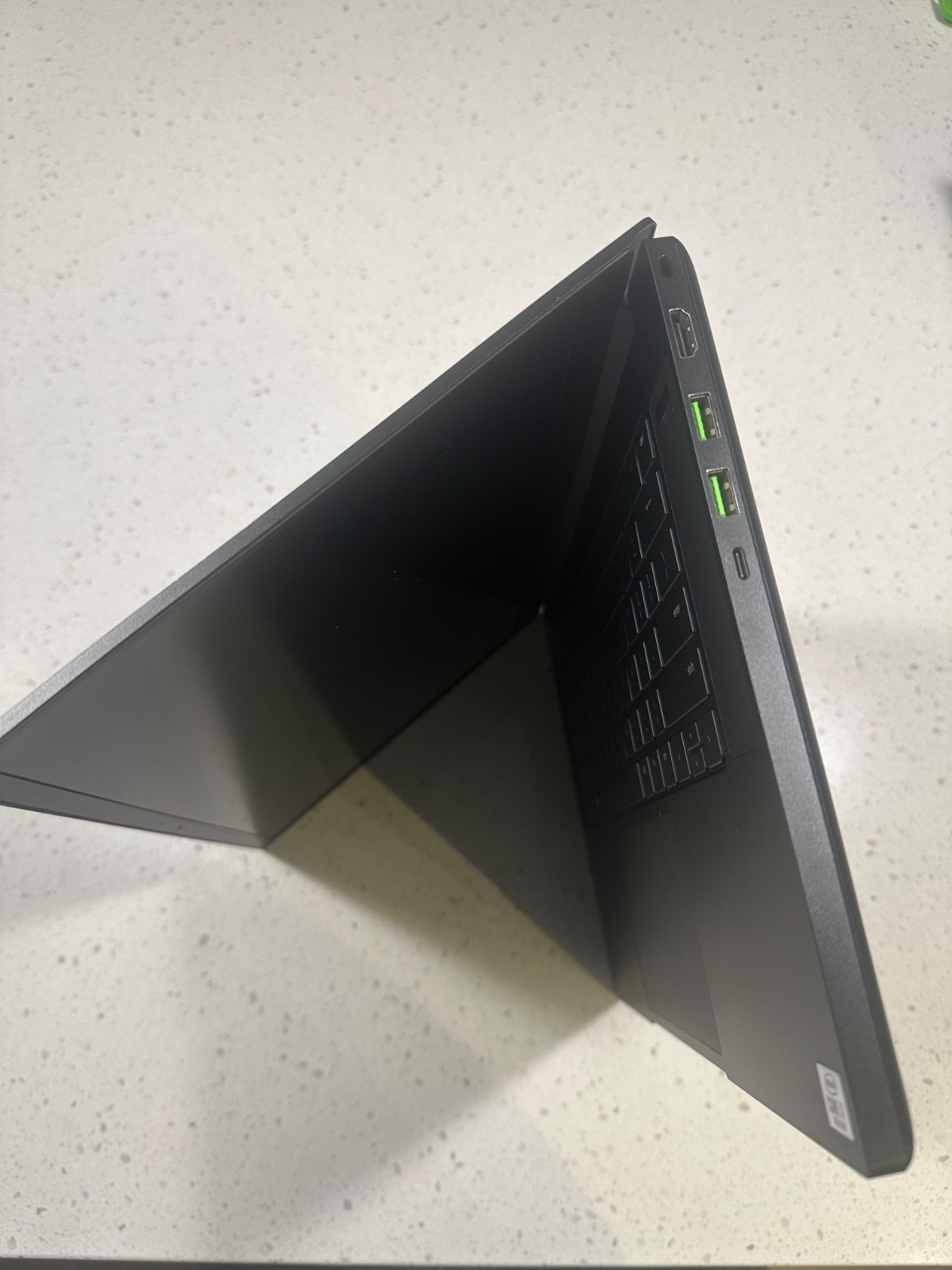 Razer Blade 15.6″ (1.5TB M.2 , Intel Core i7 10th Gen., 2.60GHz, 32GB) Gaming…