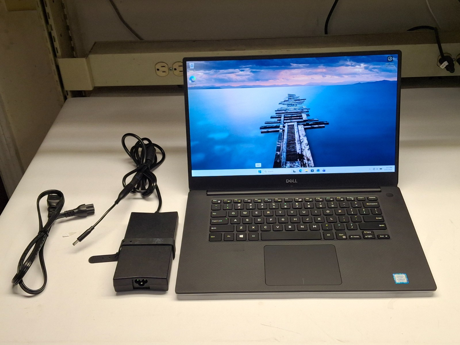 Dell XPS 15 9570 intel core i7-8750H, 16GB, 256GB SSD, WC,Wifi W11P GTX 1050 GPU