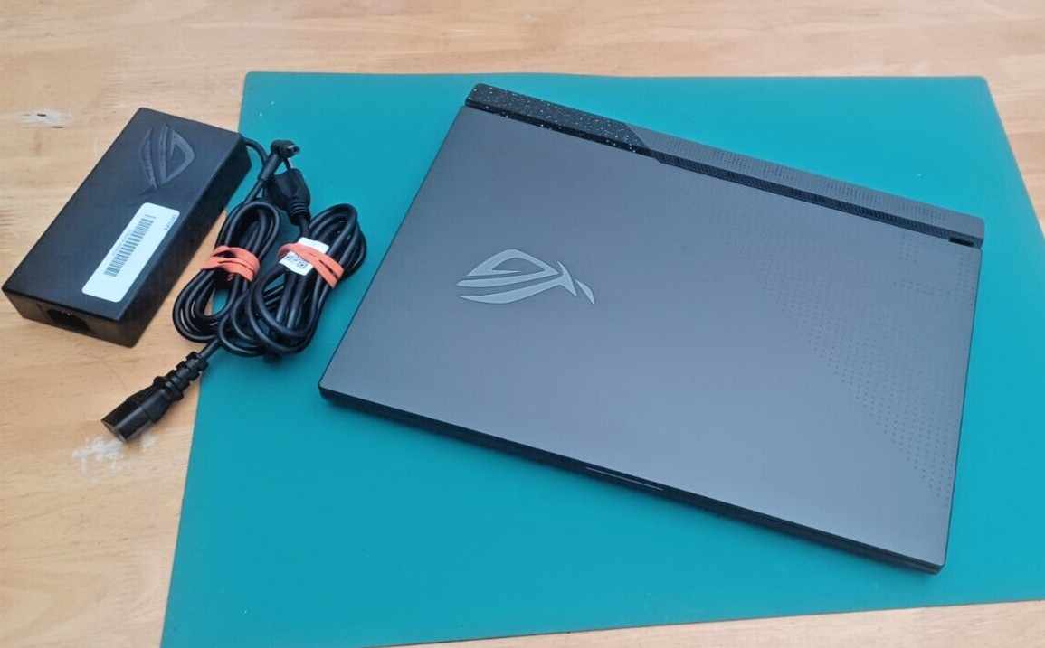 ASUS ROG Strix G713RC-RS73, 17.3”, AMD Ryzen 7 6800H, 16GB RAM, 512GB, Radeon