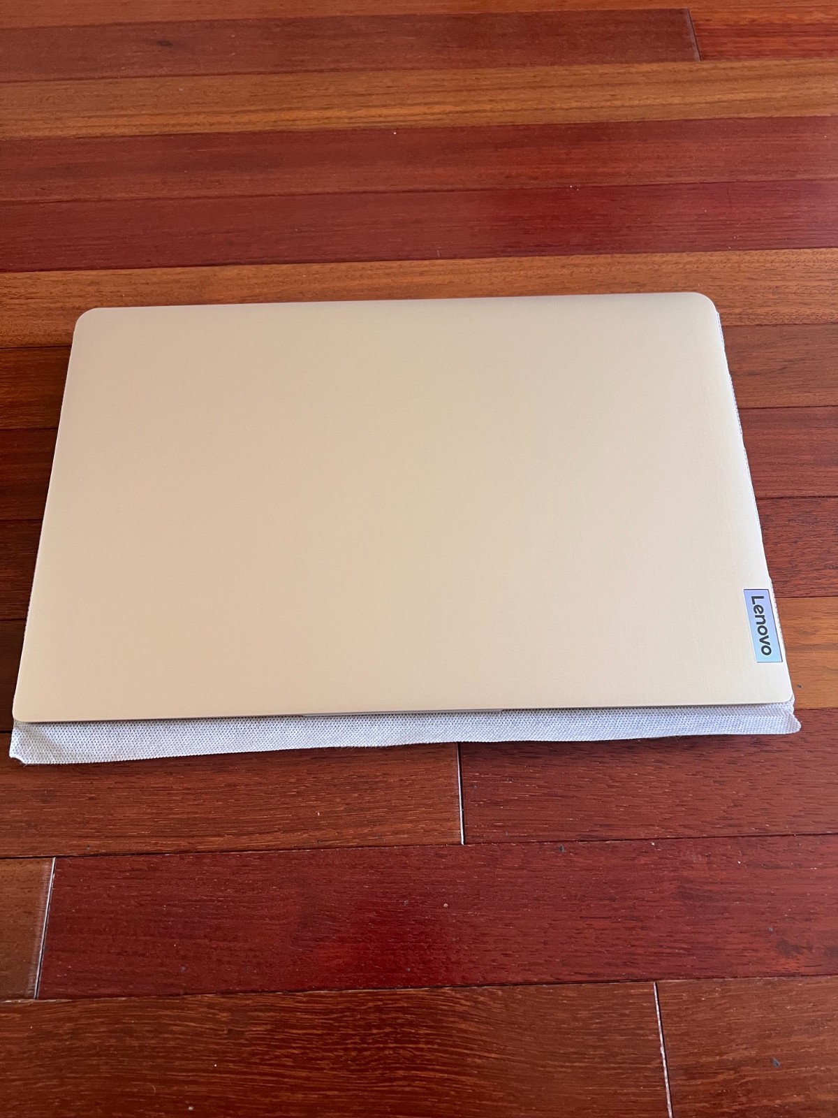 Lenovo IdeaPad 3 15ALC6 15.6″ FHD AMD Ryzen™ 5 5500U 12GB RAM 512GB SSD W11H