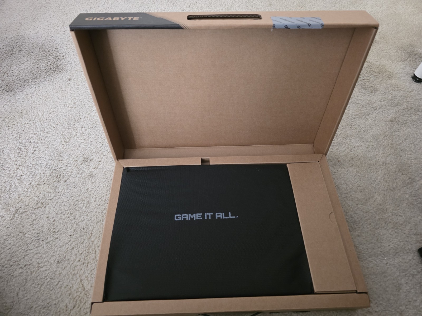 2026 GIGABYTE GAMING A16 Gaming Laptop RTX 5070 AMD Ryzen 7 260 – 1TB 16GB RAM