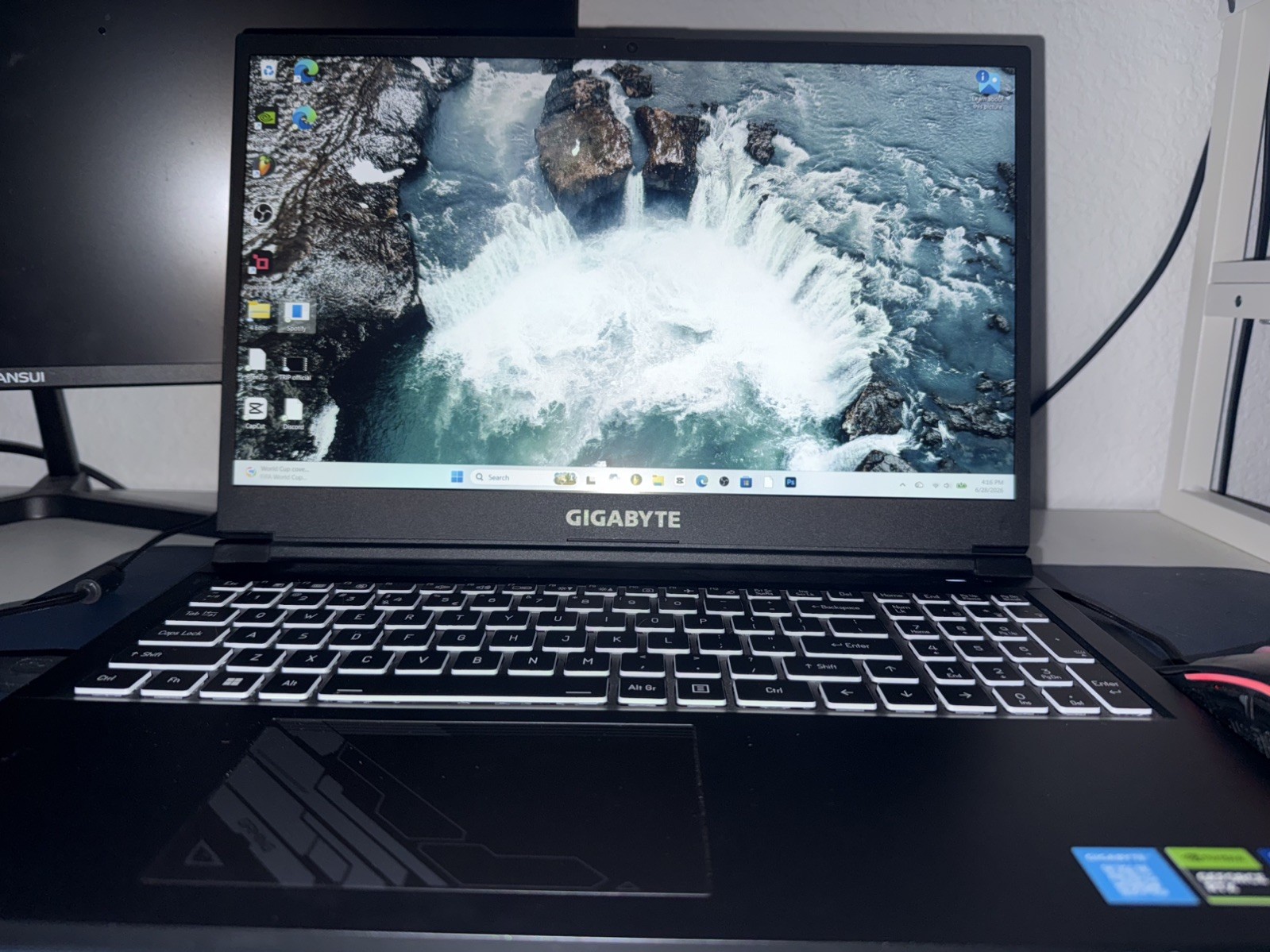 Gigabyte G5 Gaming Laptop with NVIDIA 4050 16GB RAM
