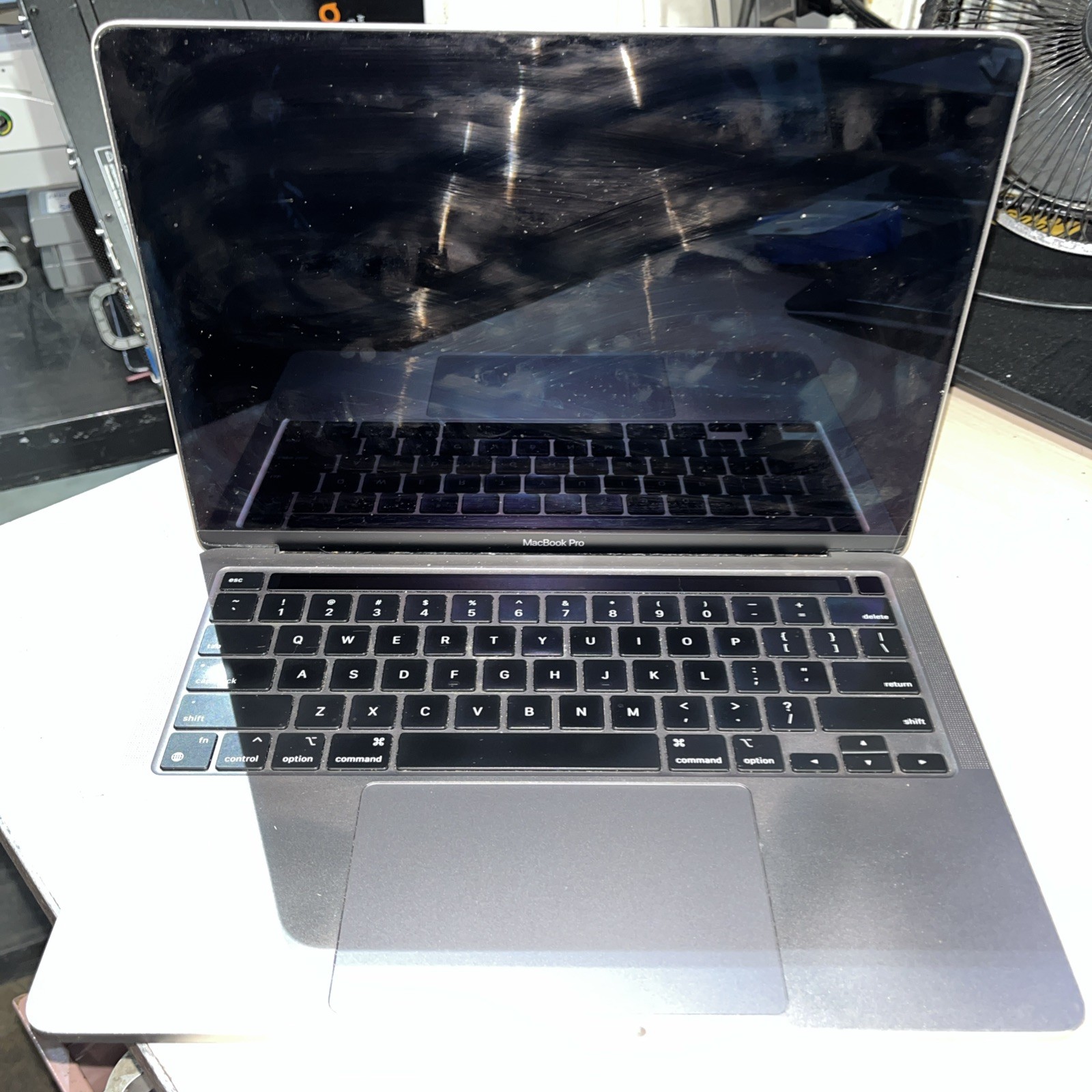 APPLE MACBOOK PRO “M2″ 8 CPU/10 GPU 13” 3.49GHZ 8GB RAM 256SSD