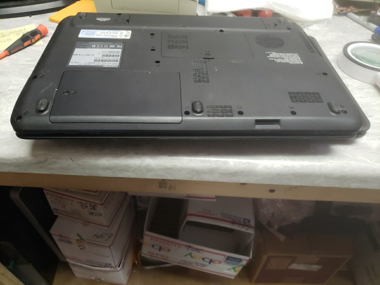 Toshiba Satellite C655D amd e300 1.30ghz 15″ Laptop 4 GB RAM free shipping