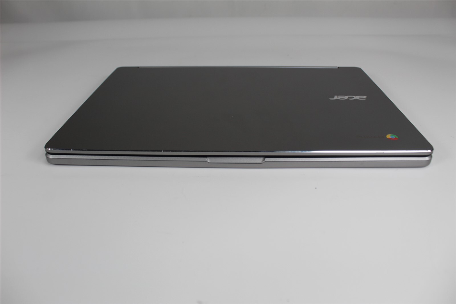Acer R13 2-in-1 Chromebook 13″ Touch 4-Core 4GB RAM 32GB eMMC CB5-312T-K6TF