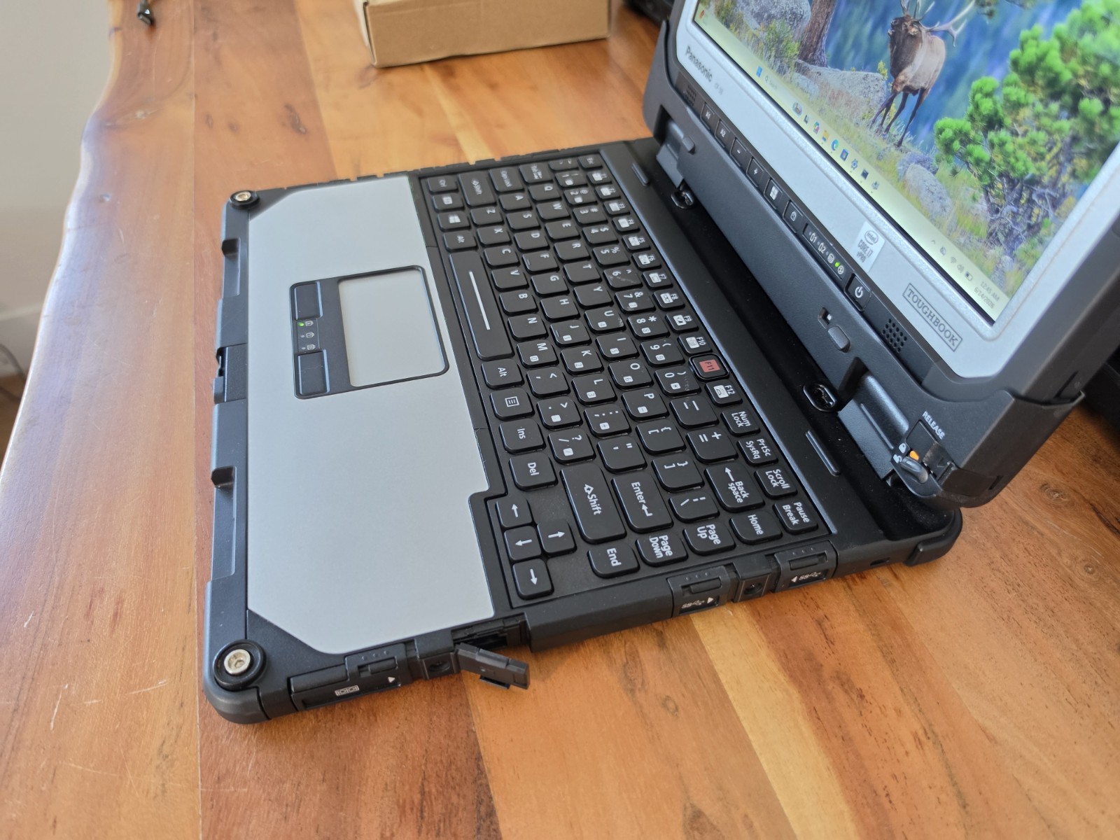 Panasonic Toughbook CF-33 Mk2 i7-10810U 32GB 1TB NVMe 4G LTE Only 100 Hours