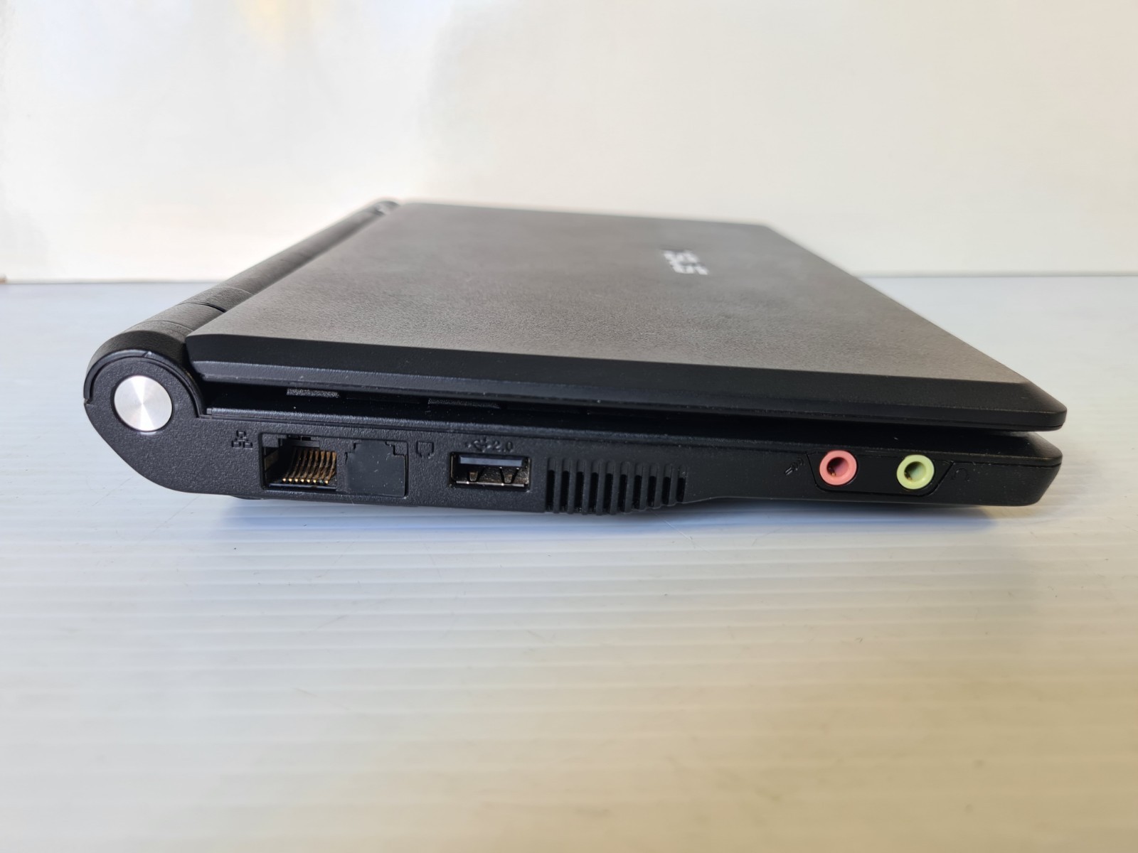 Asus Eee PC 4G 701 Mini Laptop Windows XP Notebook *Read Description*