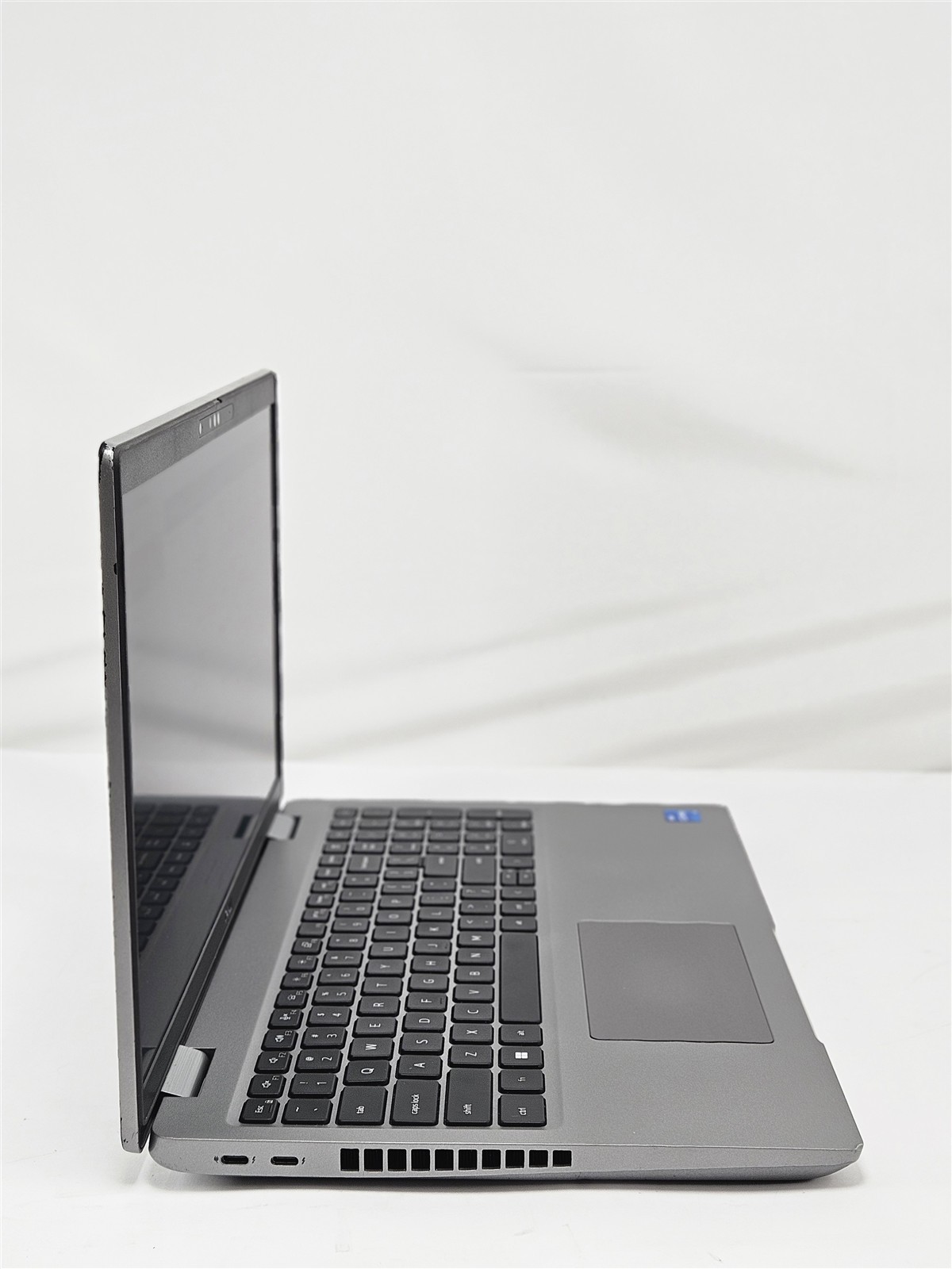 Dell Precision 3571 i5-12600H 16GB 256GB SSD 15.6″ FHD Notebook