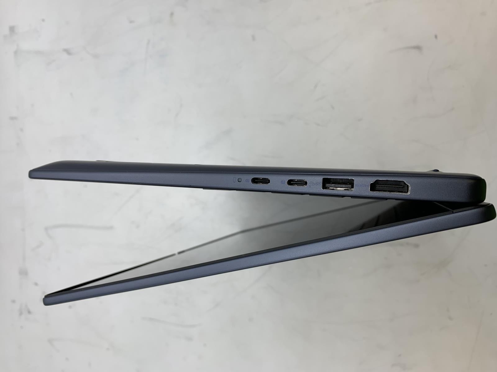 Dell Inspiron 14 7440 2-in-1 AMD Ryzen 7 8840HS 512GB SSD 16GB DDR5 W11P