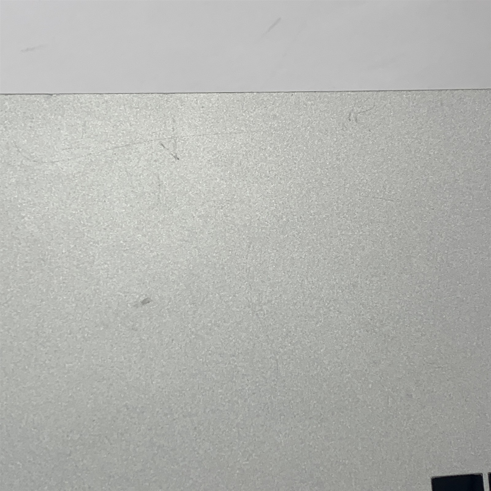 Microsoft Surface Book 3 1900 13.5″ i7-1065G7 1.3GHz 16GB 256GB NVMe SSD – Win11