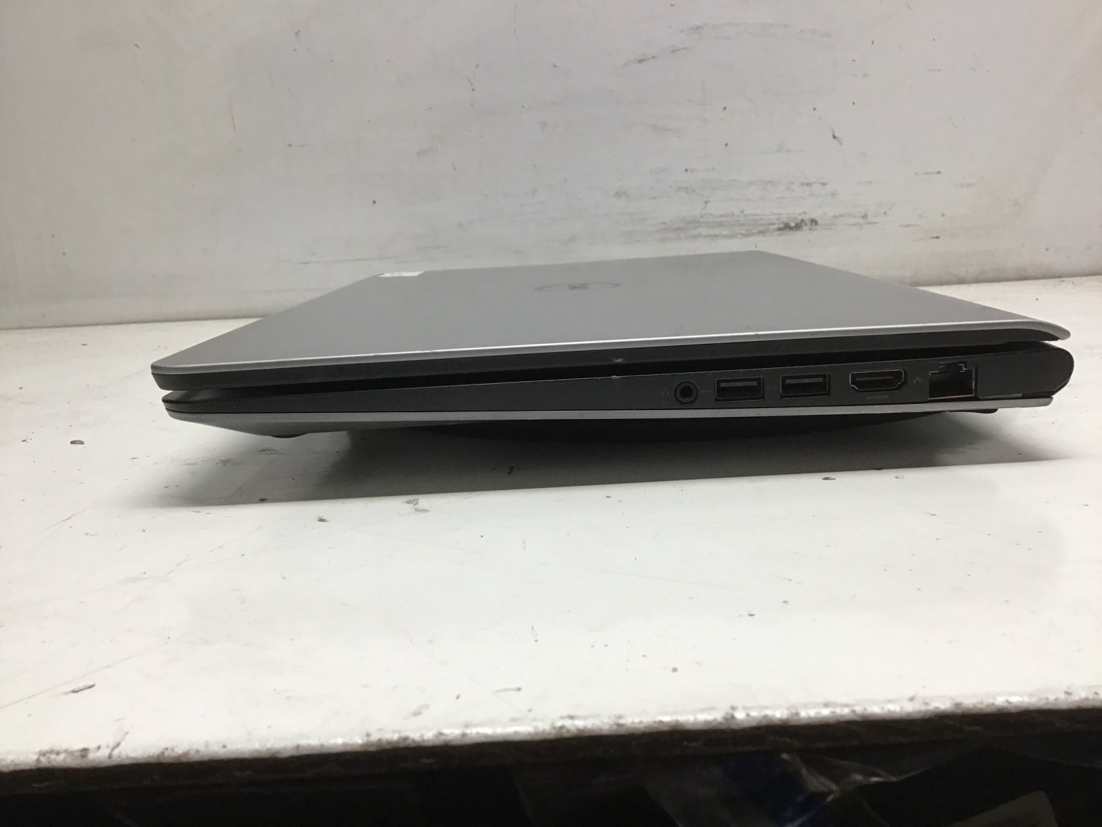 Dell Inspiron 5545 AMD a10-7300 Radeon R6 8GB NO HDD