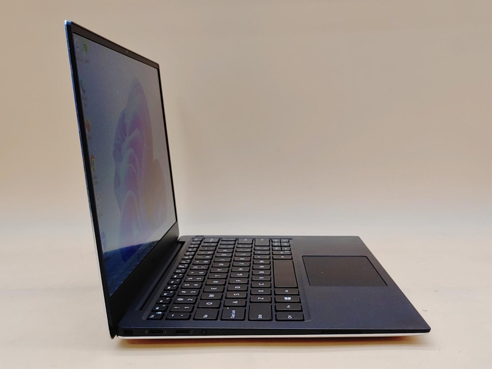 Dell XPS 13 7390 13.3″ Intel i7-10710U 8GB 256GB SSD Win11Home *NO A/C* *READ*