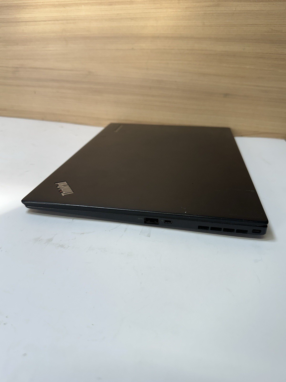 Lenovo ThinkPad X1 Carbon Gen 3 Intel i5-5300U 2.3GHz 4GB Ram 256GB SSD (no OS)