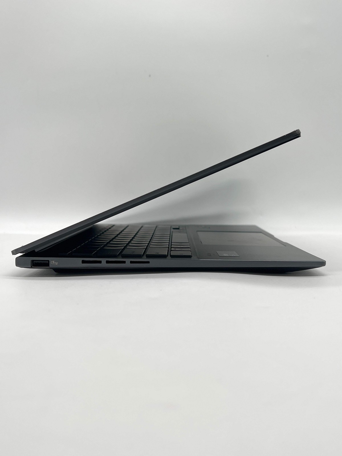 Asus Zenbook 14 Q425M OLED Ultra 7 155H 16GB RAM 1TB SSD – For Parts (Read DESC)