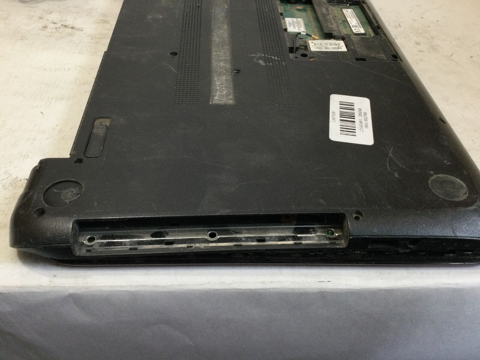 HP Pavilion 15-F211WM – INTEL PENTIUM – 4GB RAM – FOR PARTS -READ DESCRIPTION-BB