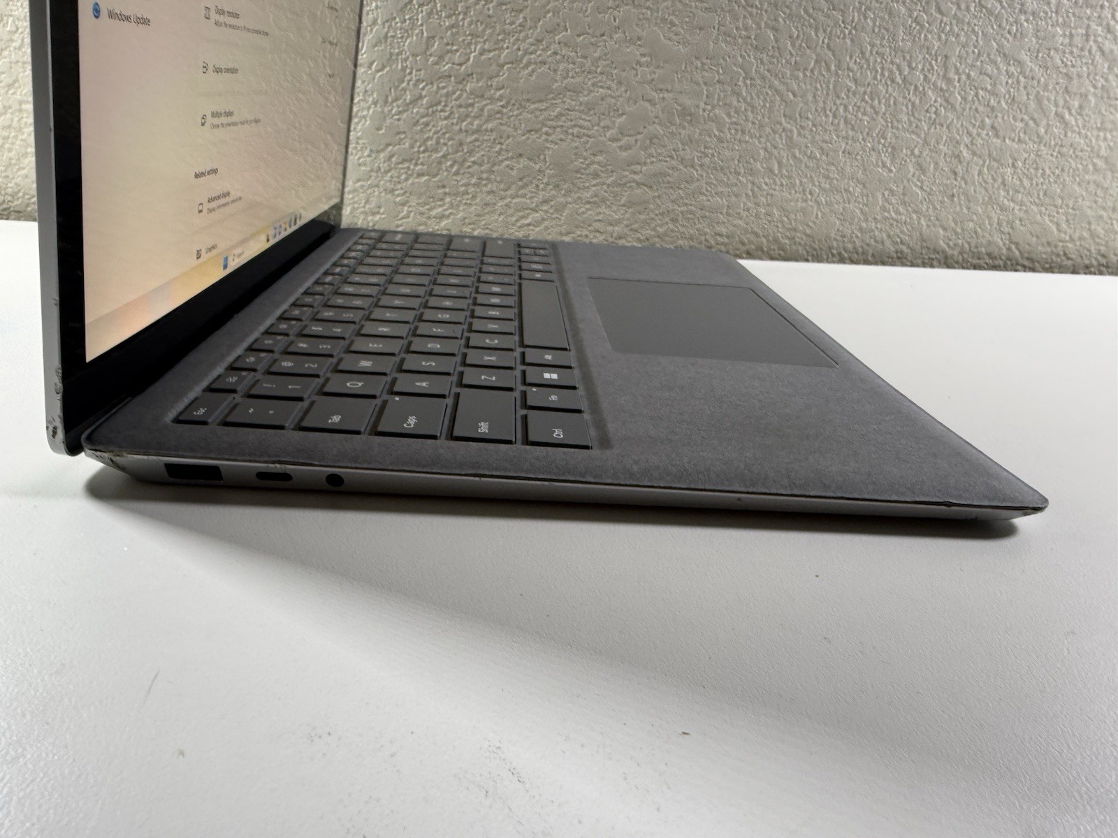 Microsoft Surface Laptop 5 13.5” 1950 Intel Core i7-1265U 16GB RAM 512GB NVME