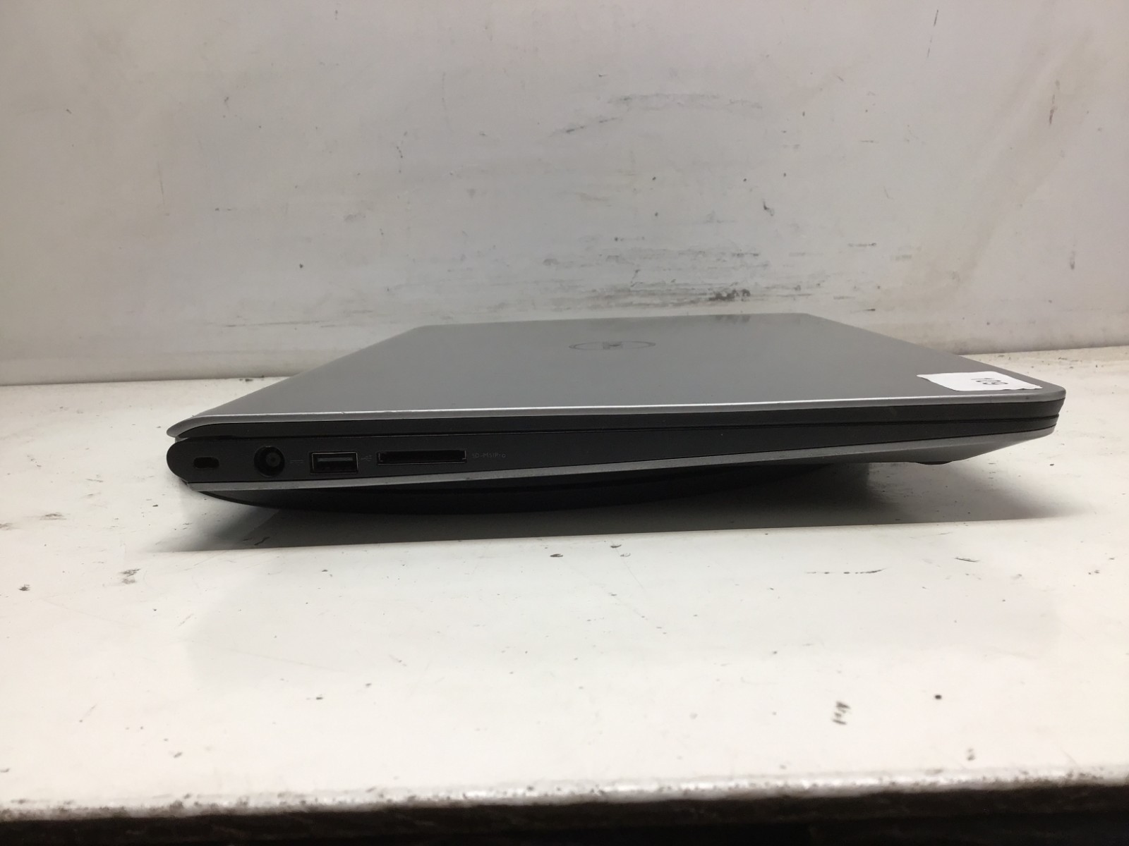 Dell Inspiron 5545 AMD a10-7300 Radeon R6 8GB NO HDD