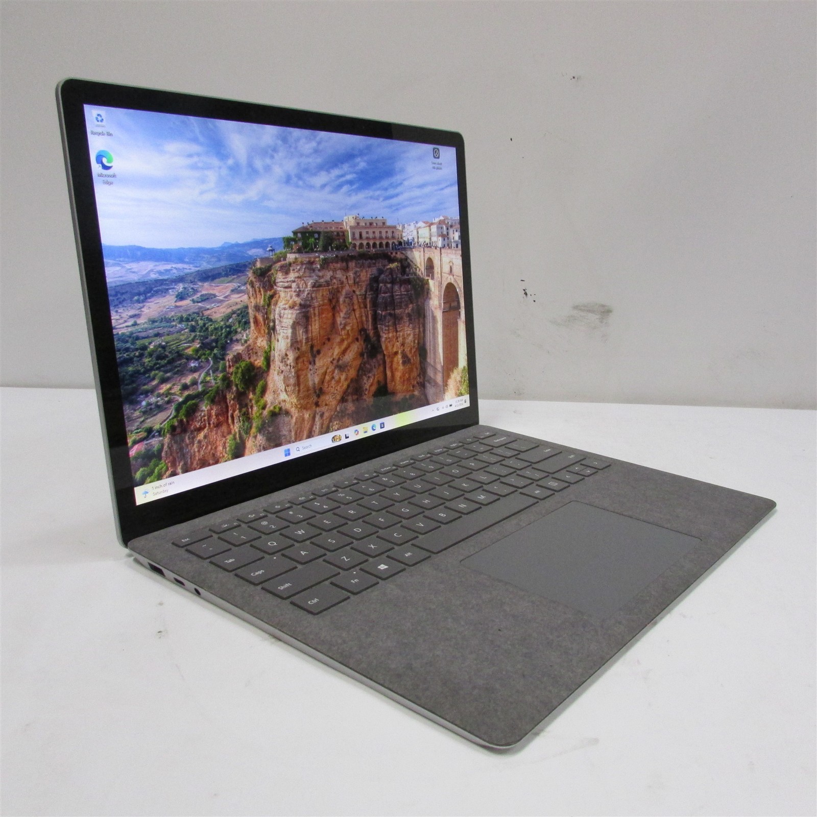 Microsoft Surface Laptop 3 1867 i7-1065G7 1.3GHz 16GB 512GB 13.5″ W11H SCRN DMG