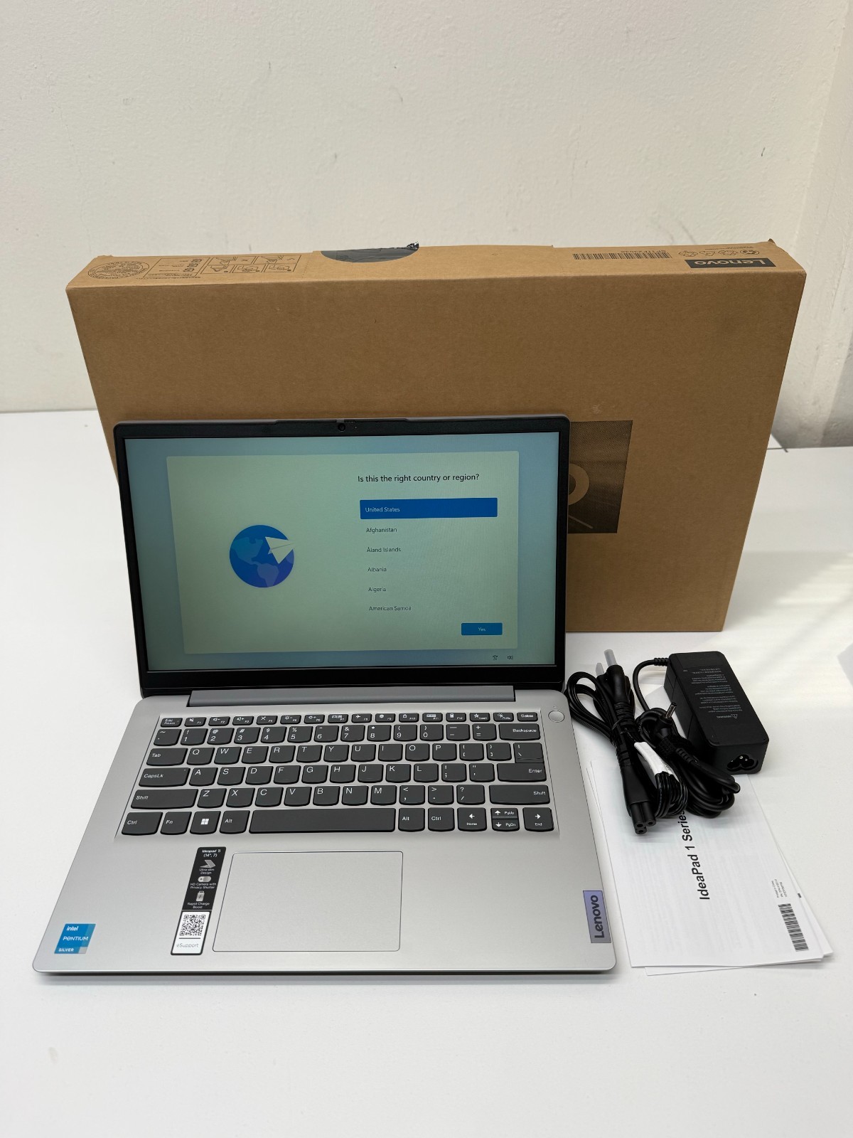 LENOVO IDEAPAD 1 14IJL7 PS-N6000 4GB RAM 128GB SSD