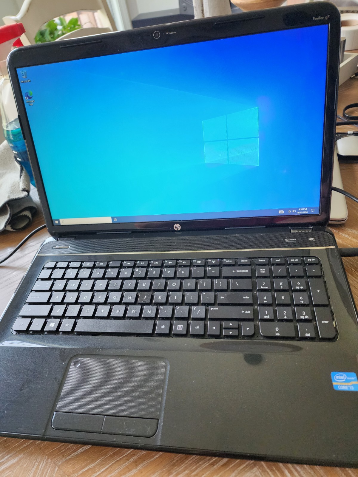 HP Pavilion G7-2270US 17.3″ Intel i3-3110M 2.4GHz, 6 GB Ram, 700GB HHD, Win 10 P