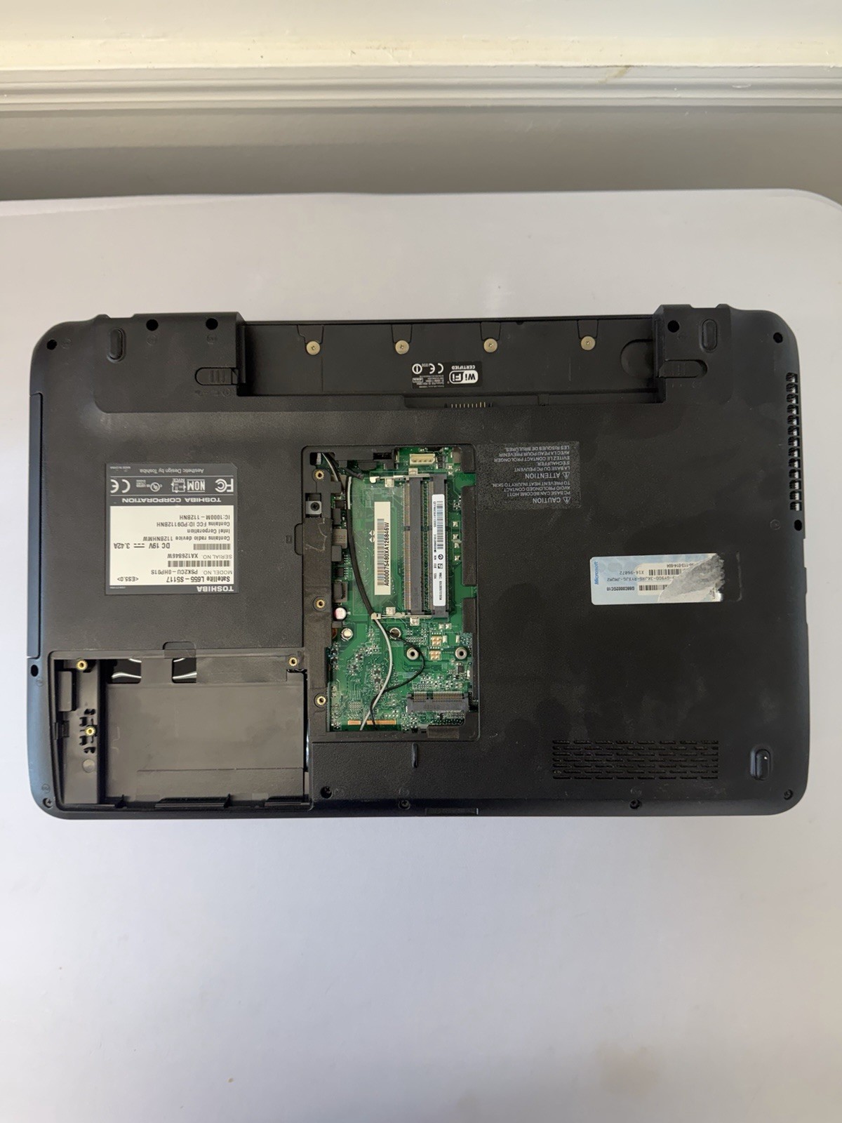 Toshiba Satellite L655-55117 Laptop -Unknown if Screen is Good-Intel i3-Read Des