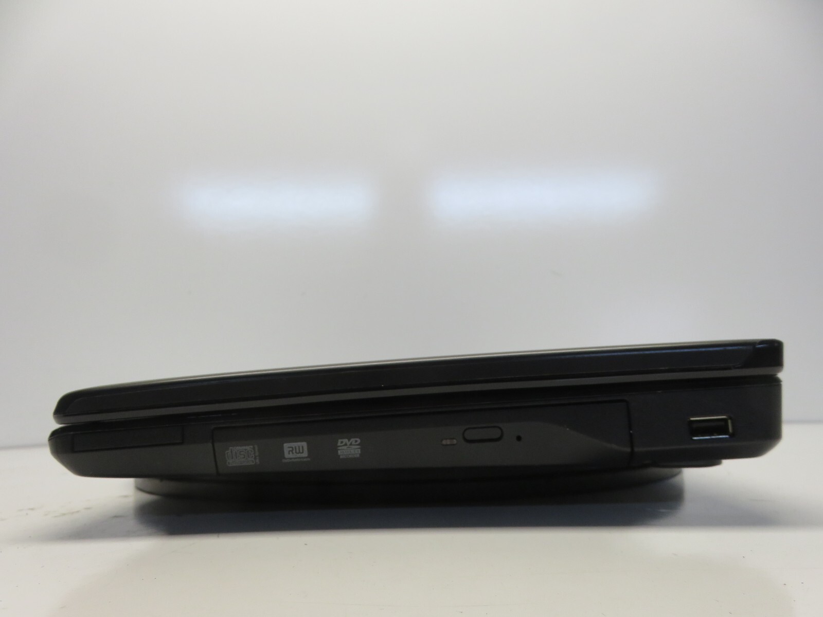 Dell Inspiron 1545 Intel Pentium Dual-Core T4300 2.1GHz 1 GB NO HDD No Batt