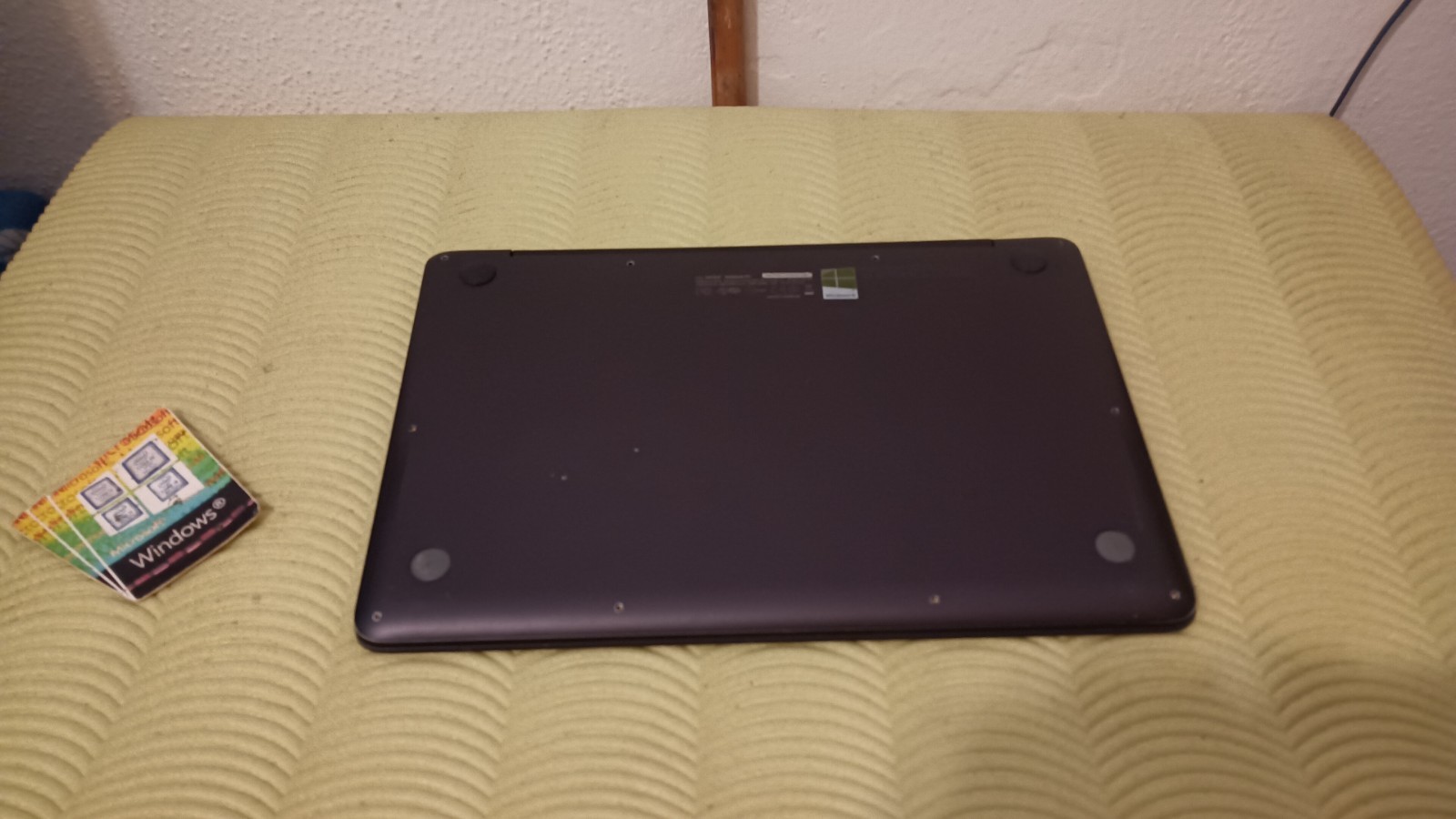 Asus VioBook UX303F 13.3″ FULLHD M-5Y10C 8gb 256gb ssd m2 win11