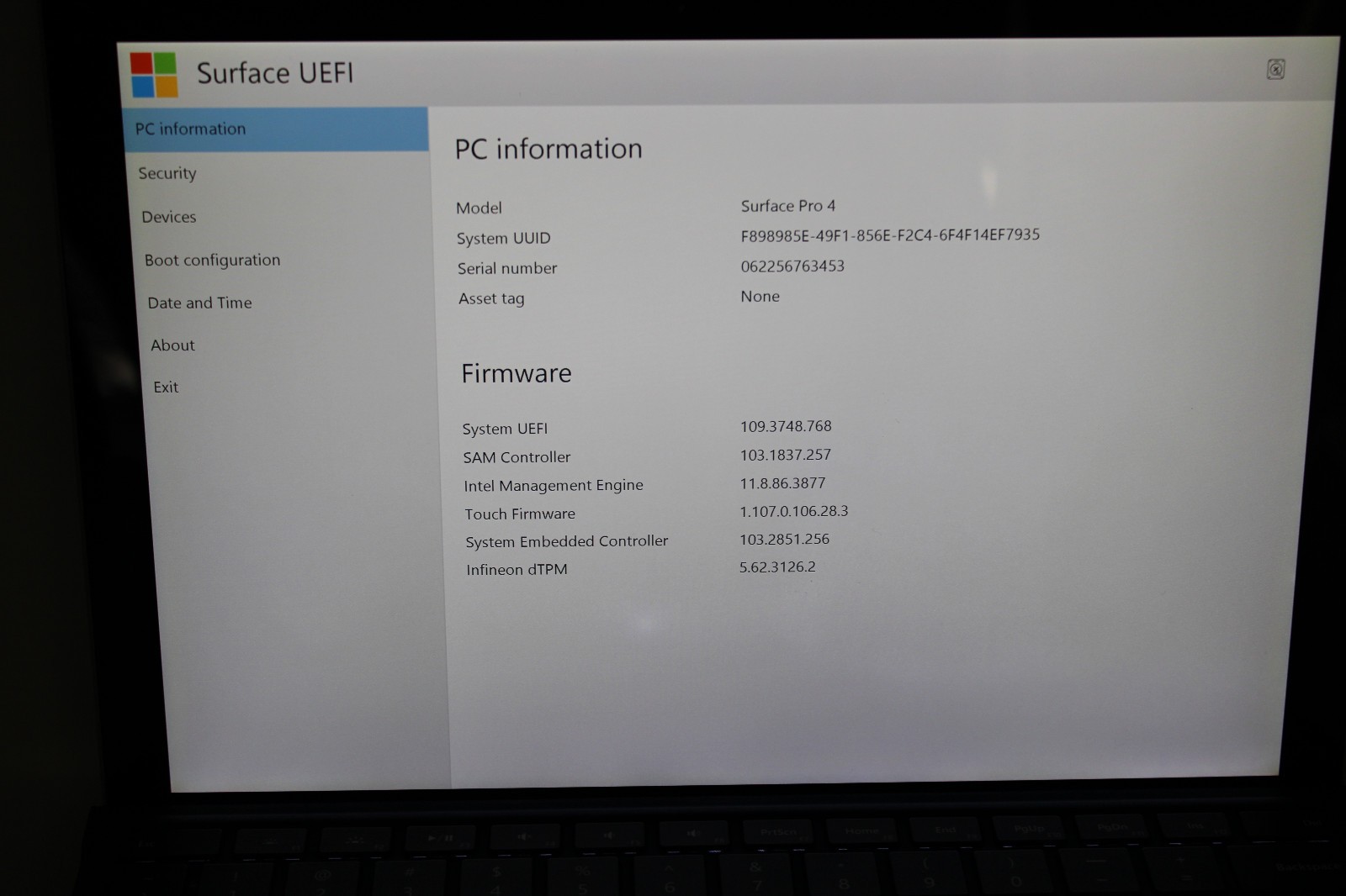 Microsoft Surface Pro 4 1724 m5-6Y30 4GB RAM 128GB SSD No OS