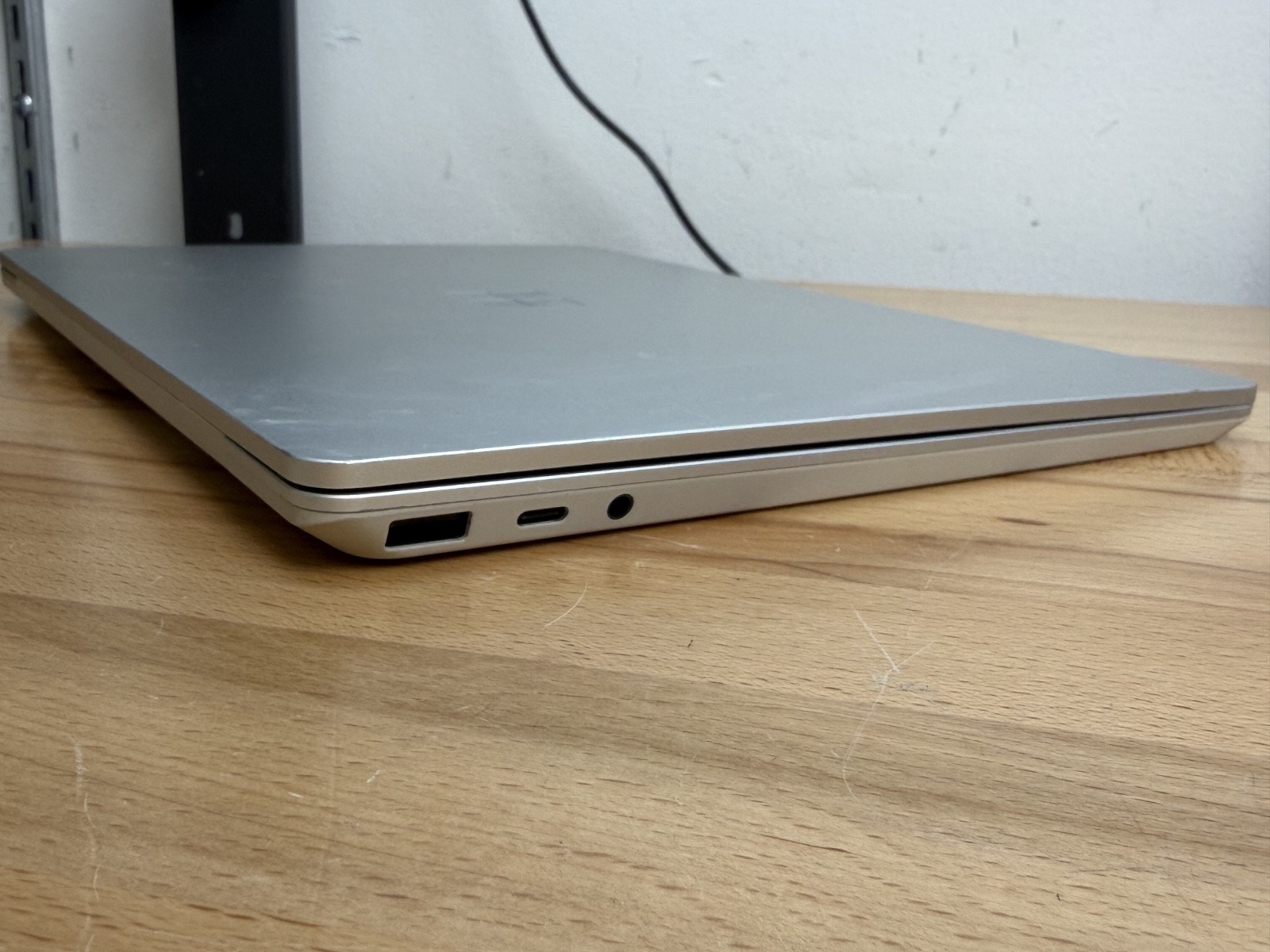 Microsoft Surface Laptop Go 1st Gen 1943 12.4″ i5-1035G1 1.0GHz 8GB RAM 128GB