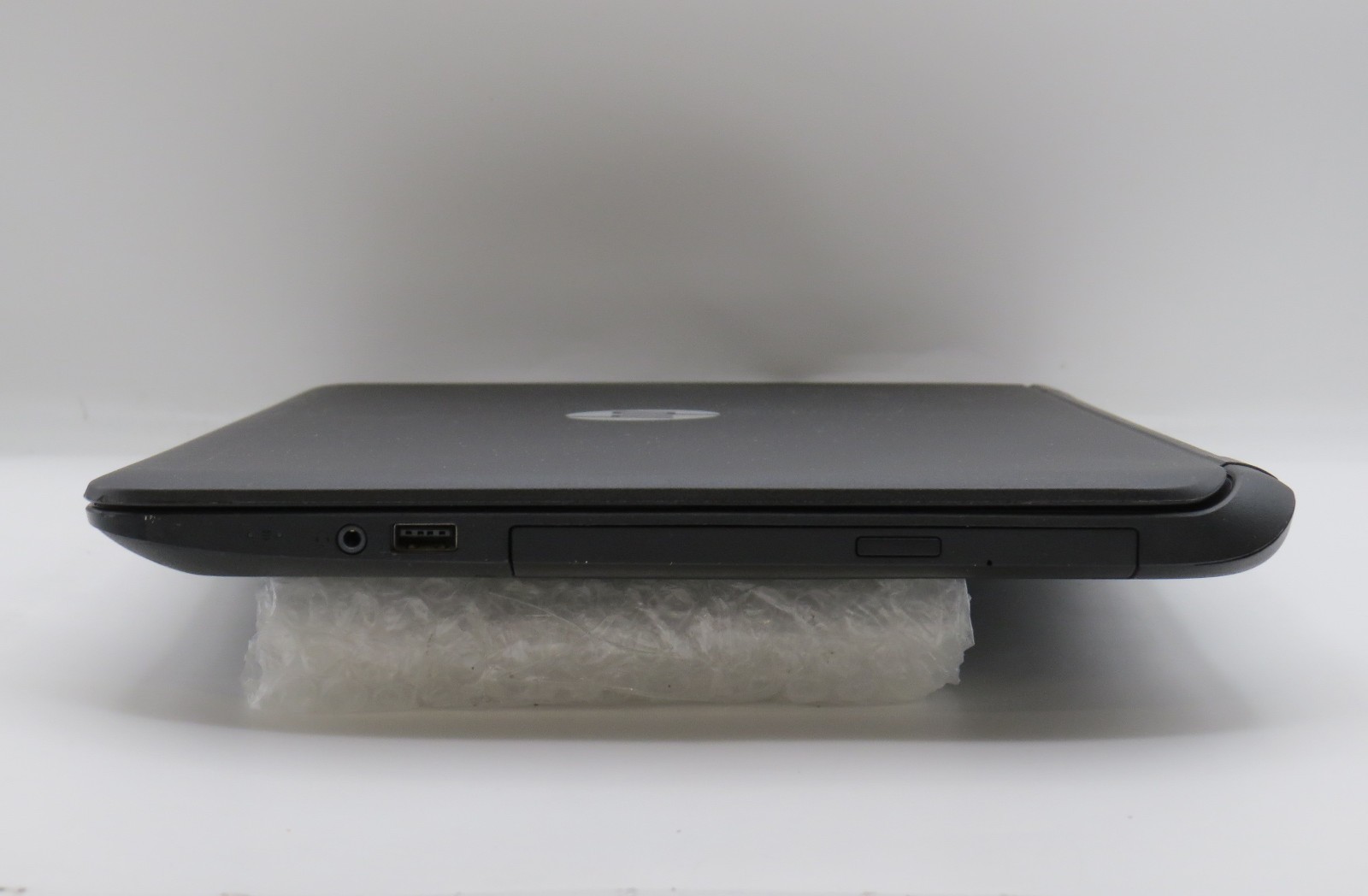 HP Pavilion 15 | A8-7410 @ 2.2GHz | 8GB DDR3 | 256GB SATA SSD | 15.6″ | No OS