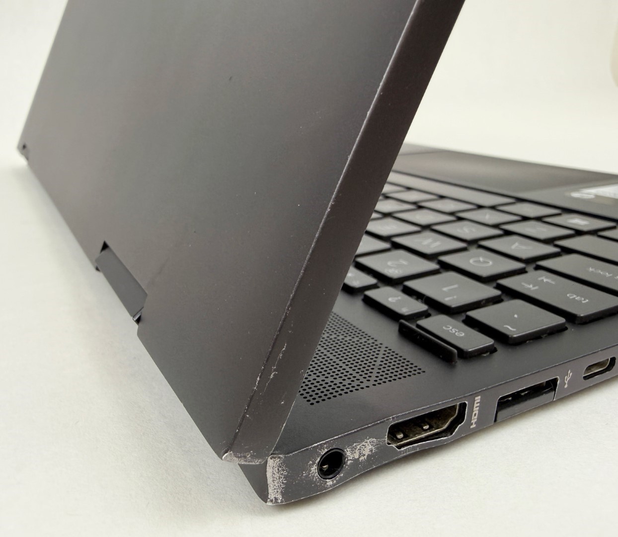 HP ENVY x360 15m-ee0013dx 15.6″ FHD Touch Ryzen 5 4500U 2GHz 8GB 256GB W11 Dents