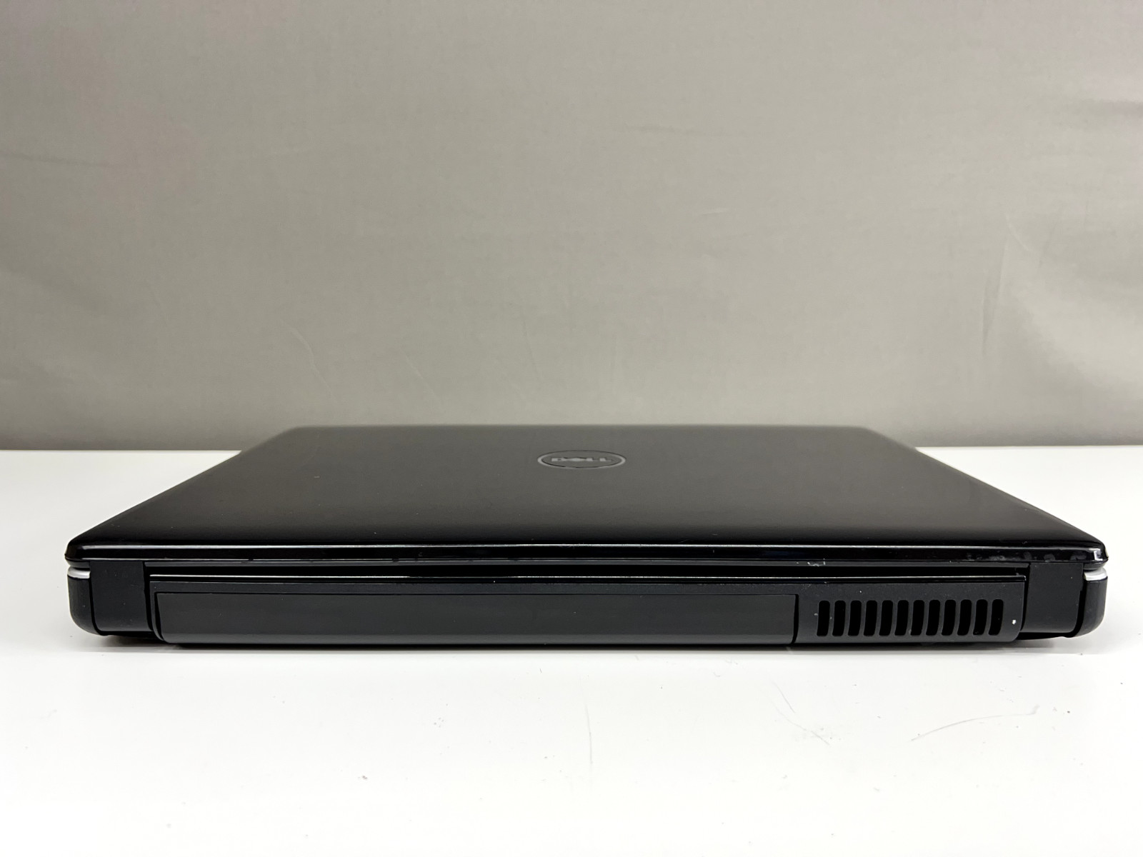 Laptop Dell Inspiron 1440 – 4GB RAM – 300GB HDD – Windows 7 Professional