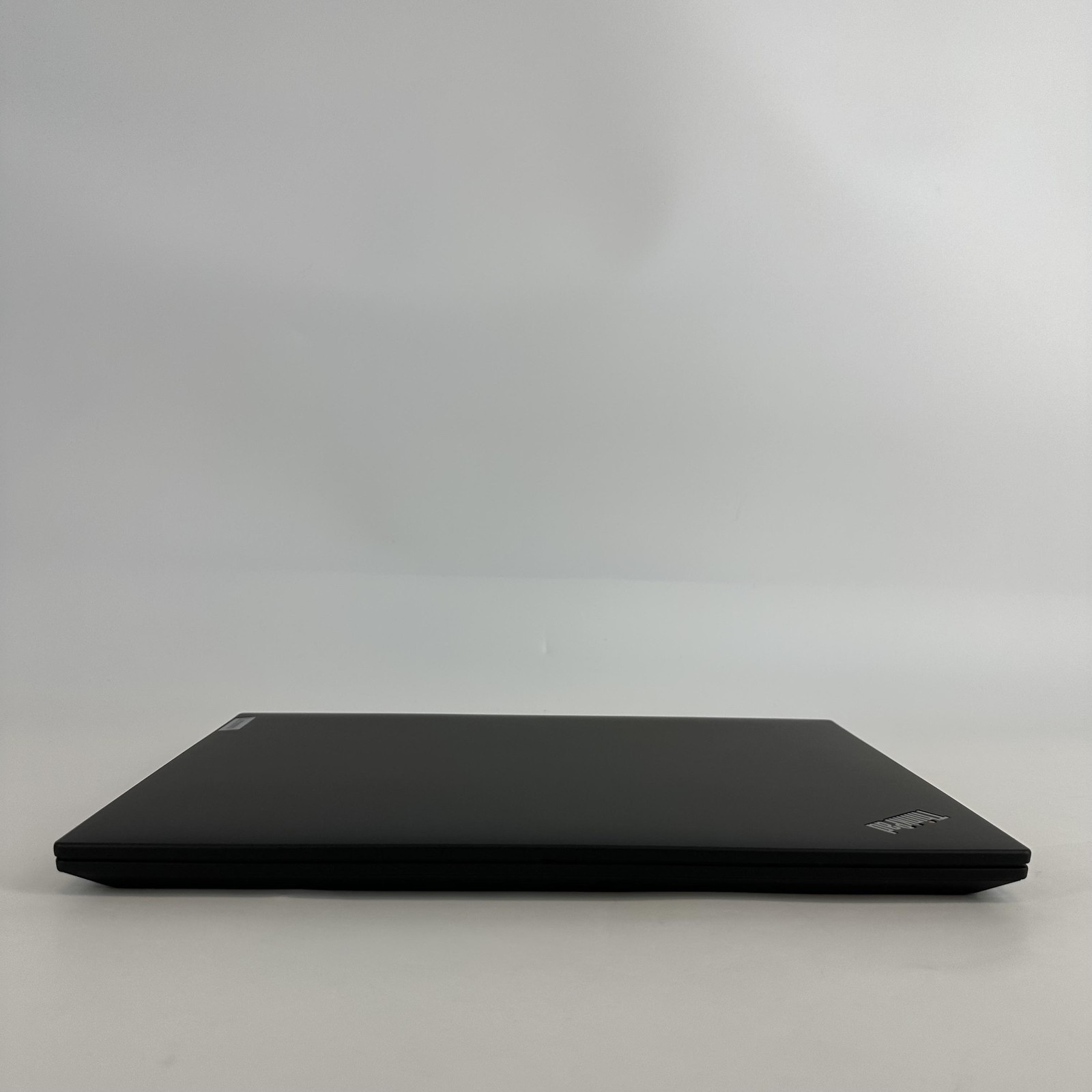 Lenovo ThinkPad T16 Gen 2 FHD+ TOUCH 3.3 GHz Ryzen 7 PRO 7840U 16GB 512GB SSD