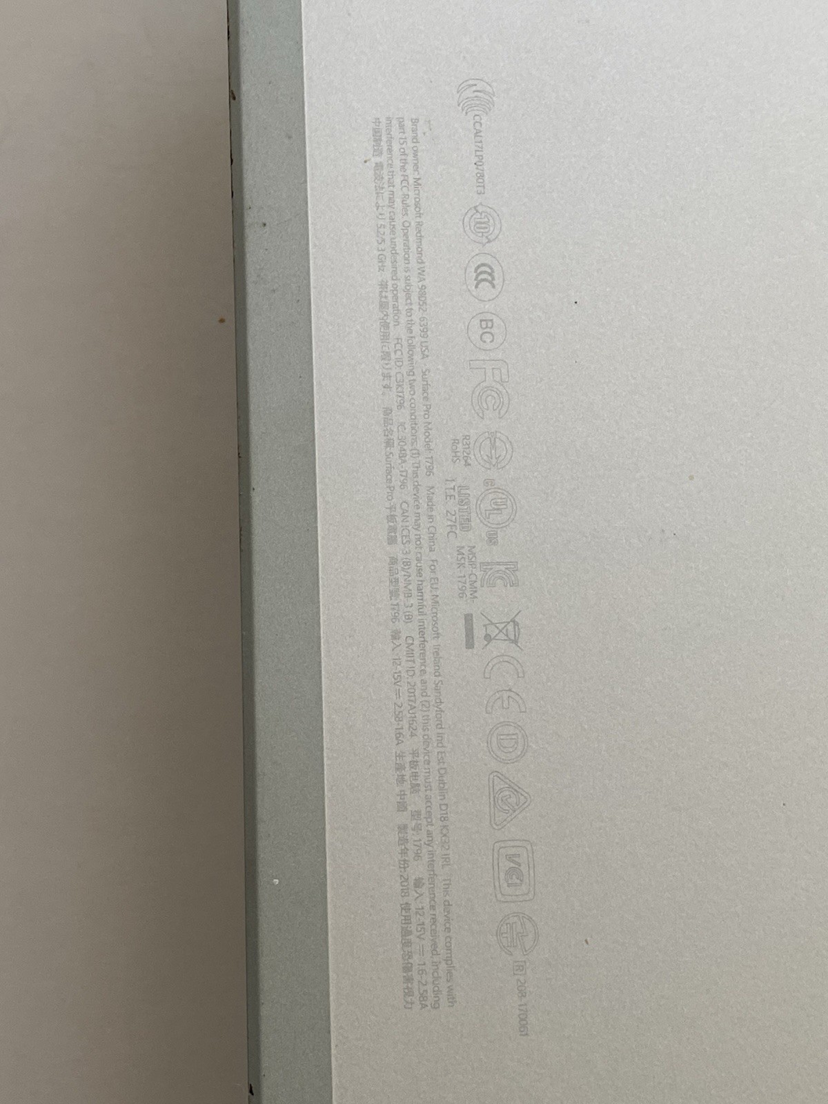 Microsoft Surface Pro 6 1796 Core i5-8250U 1.70GHz 8GB 256GB Keyboard Win 11