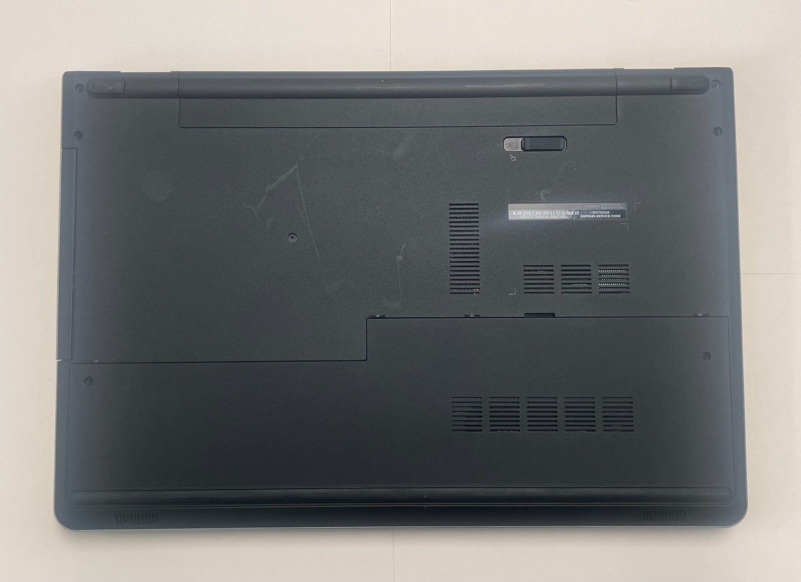 DELL INSPIRON 5755 Laptop Windows 10 AMD A8-7410 Radeon R5 8GB RAM 1 TB