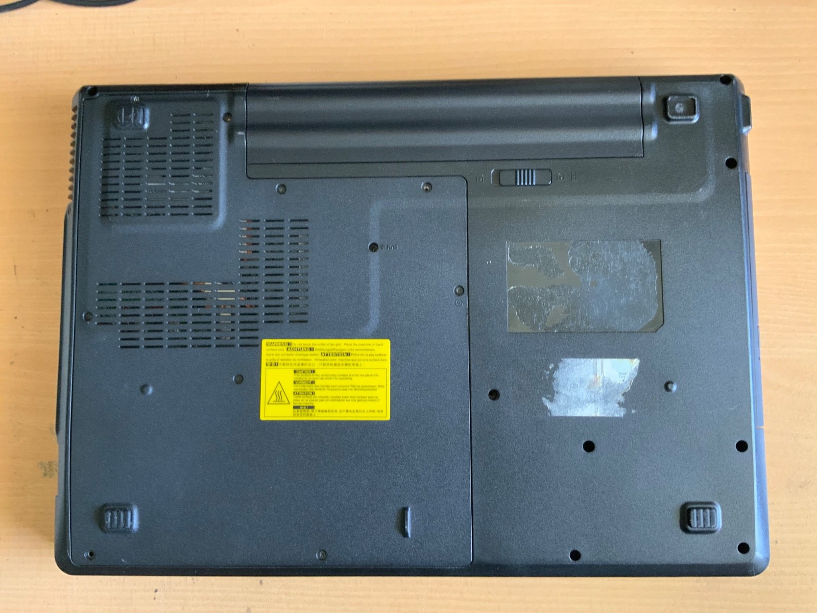 Laptop Fujitsu Siemens AMILO with Windows 10